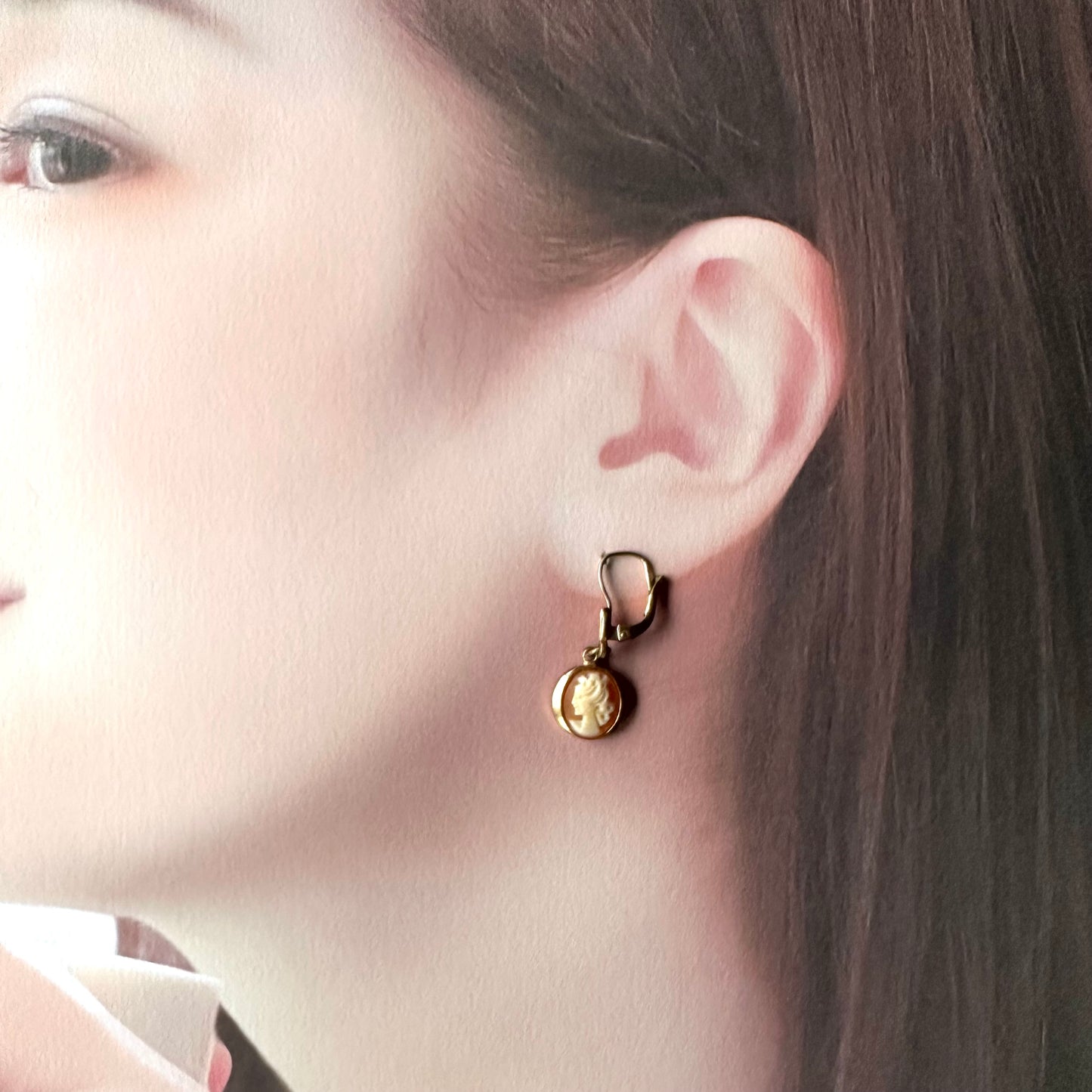 ロールドゴールド シェルカメオ レバーフック ピアス