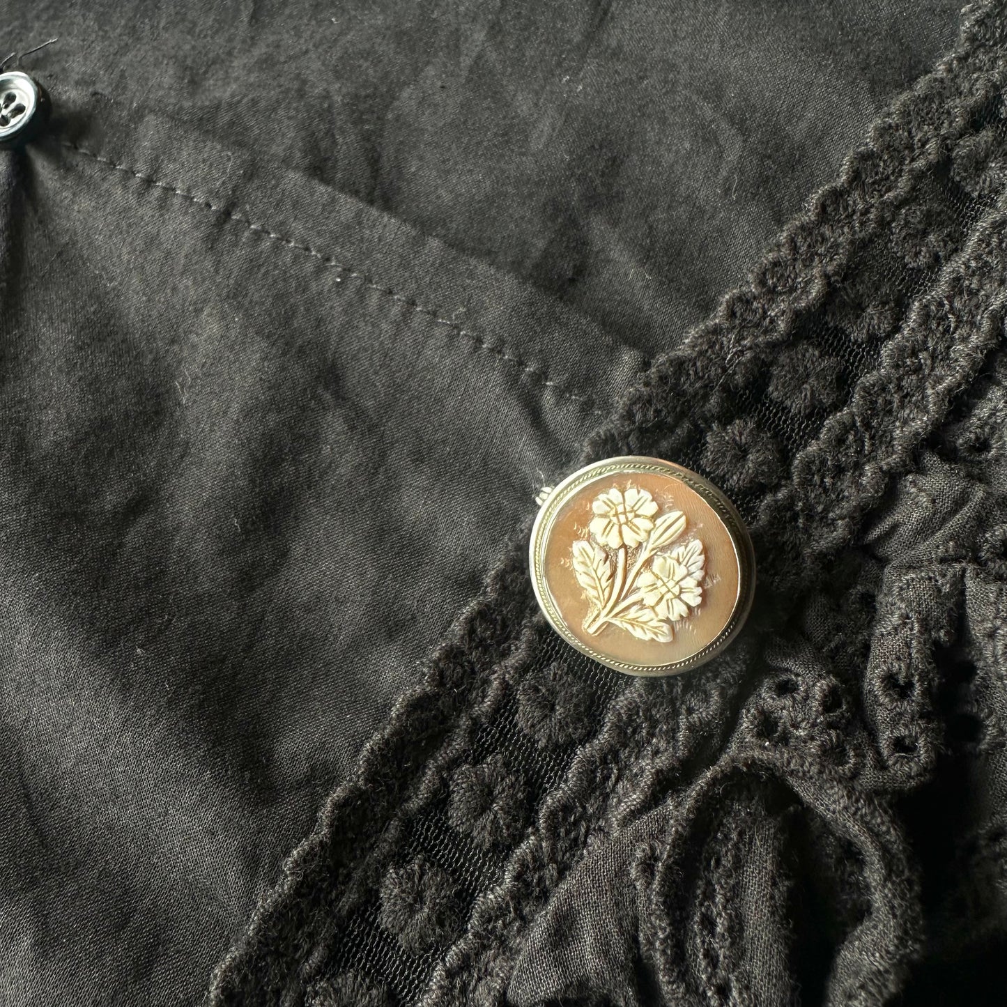 シェルカメオ フラワー ブローチ&ペンダントトップ