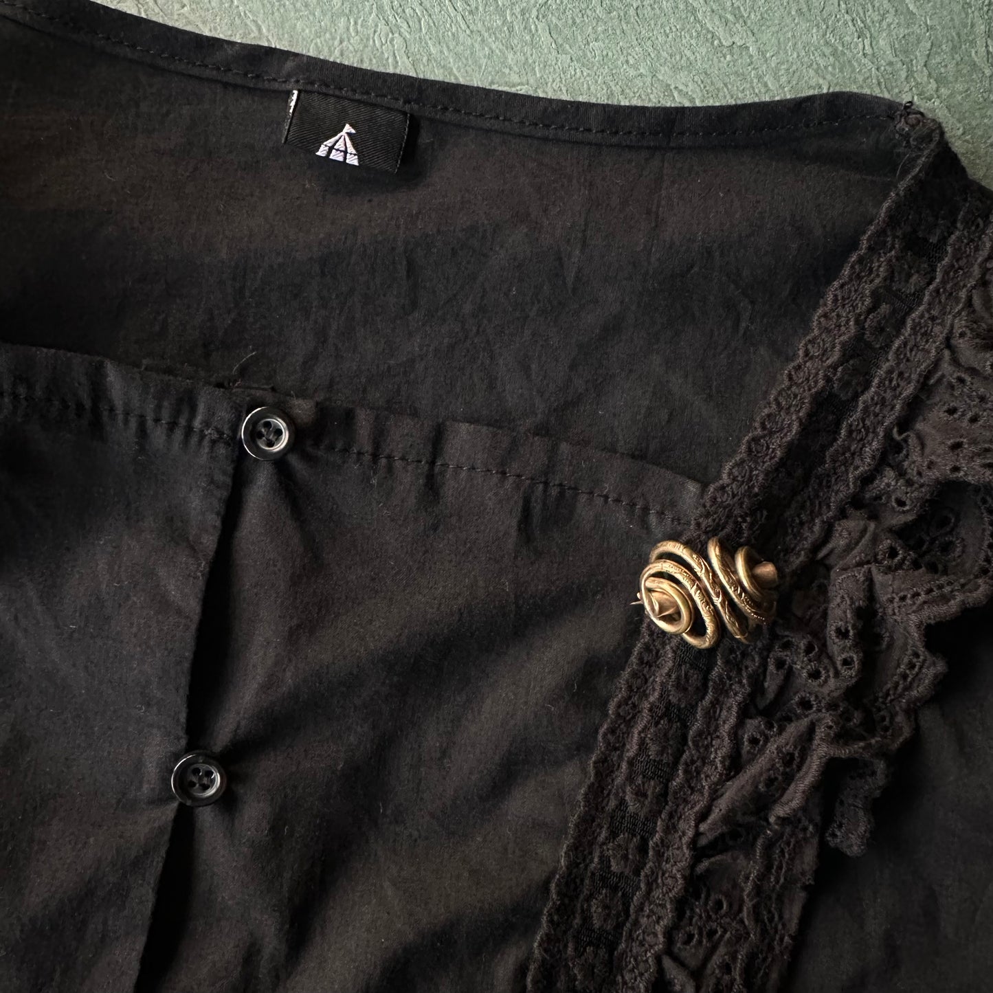 ヴィクトリアン ノット ブローチ