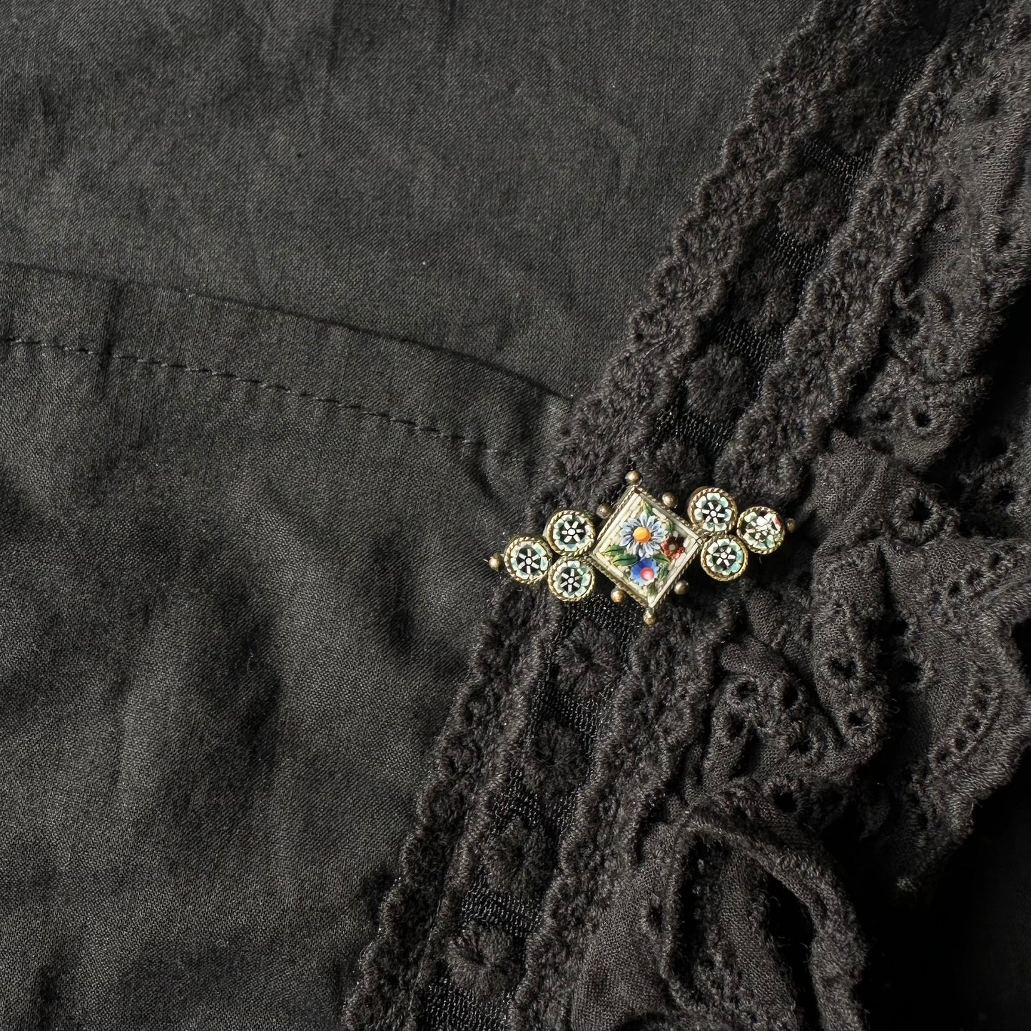 マイクロモザイク フラワーブーケ バーブローチ