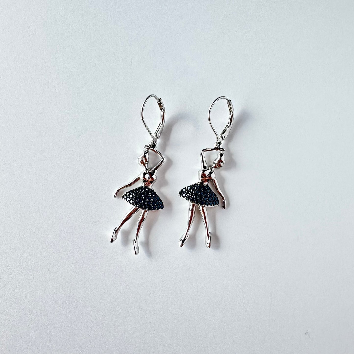 スターリングシルバー&ブラックグラス バレリーナ ピアス