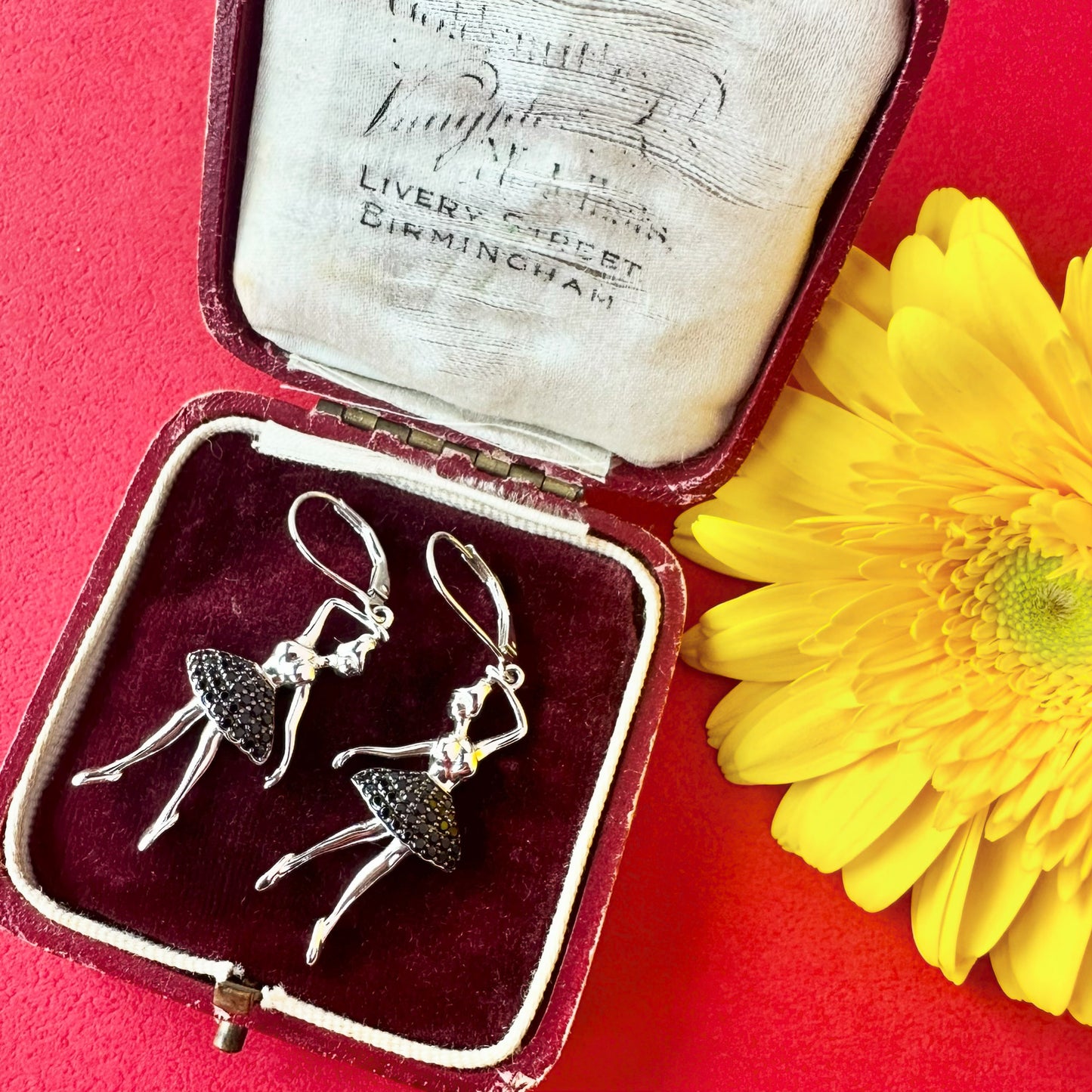 スターリングシルバー&ブラックグラス バレリーナ ピアス