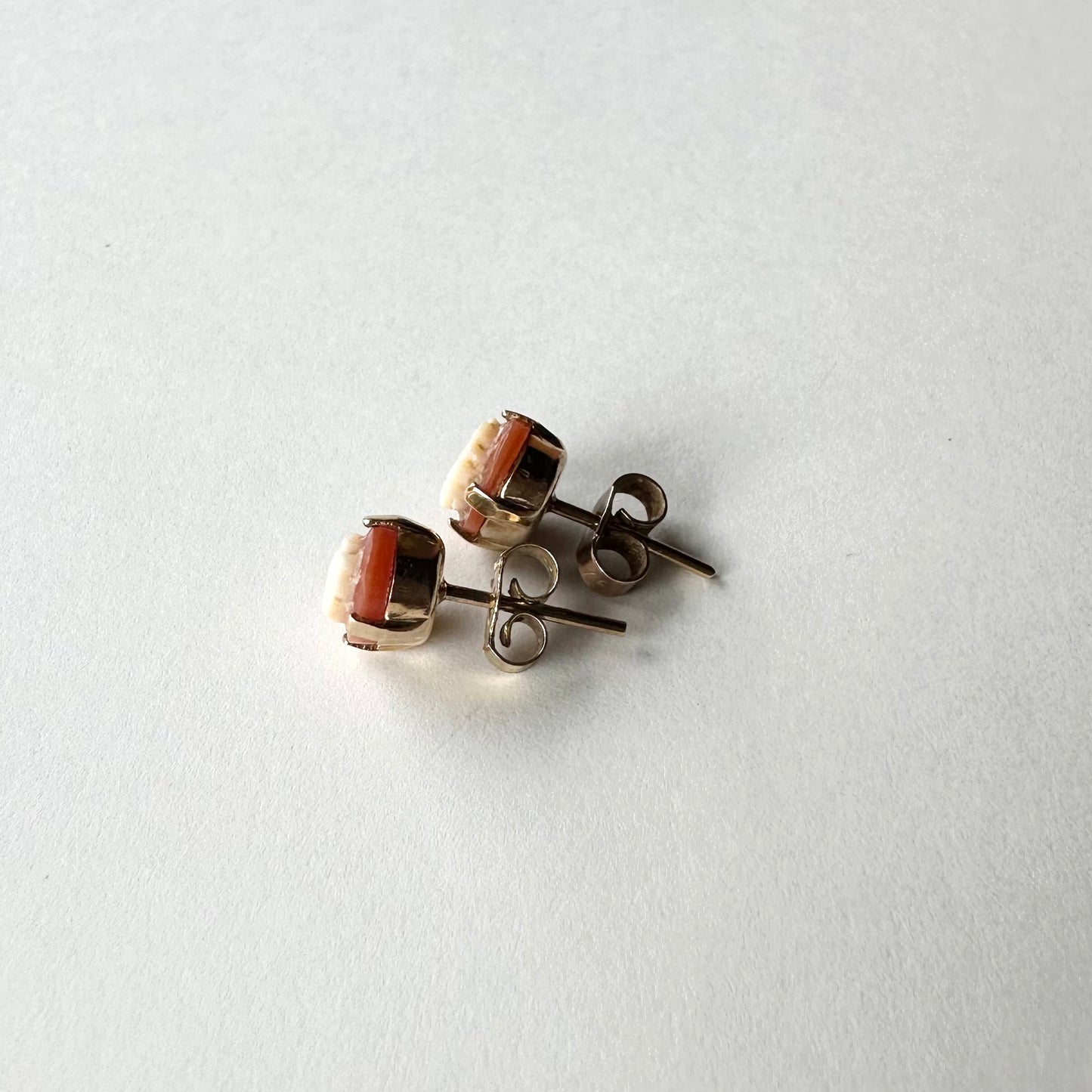 9ctゴールド シェルカメオ タイニーピアス