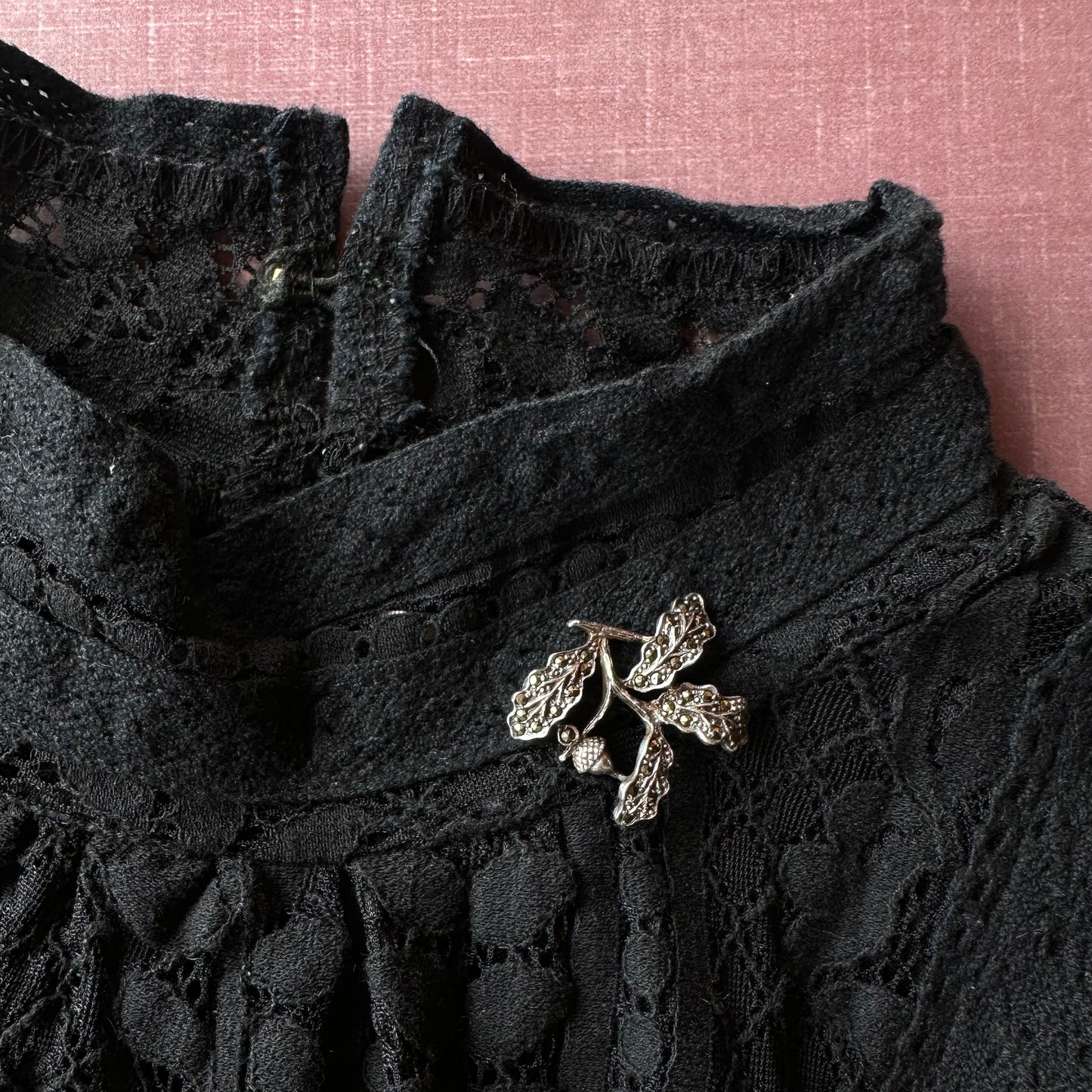 シルバー&マーカサイト どんぐり ブローチ