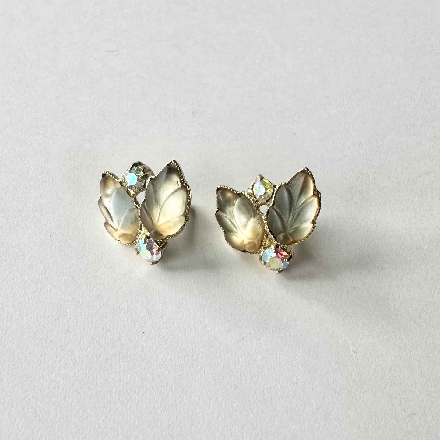 フロストグラス リーフ ピアス