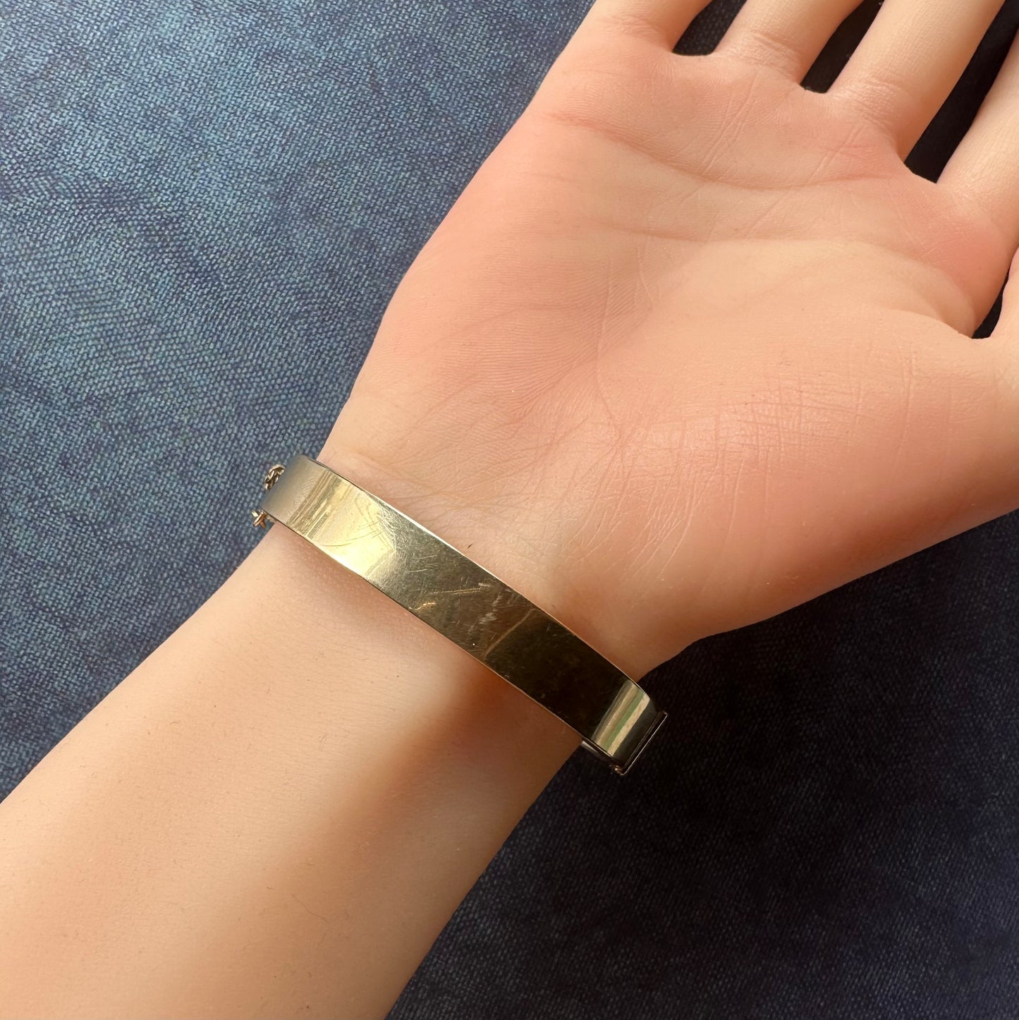 9ctゴールドメタルコア アンティーク エングレイヴド バングル