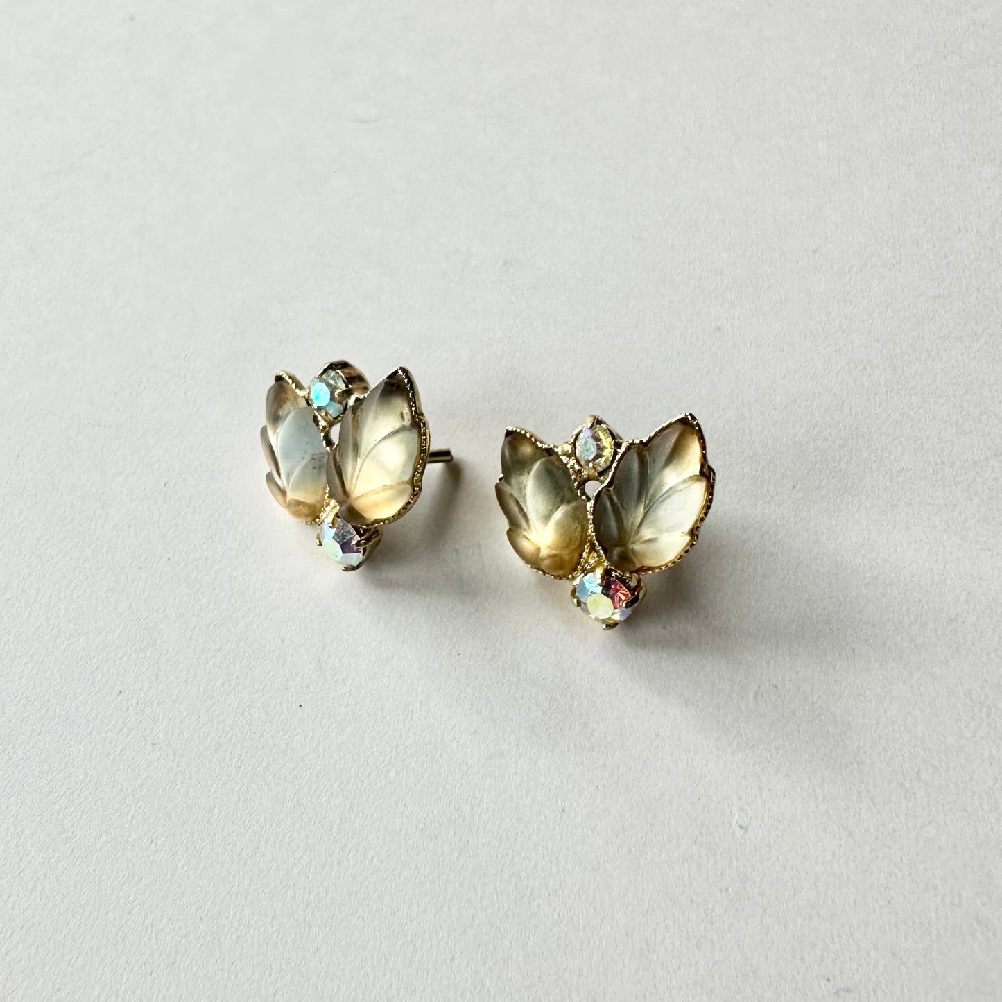 フロストグラス リーフ ピアス