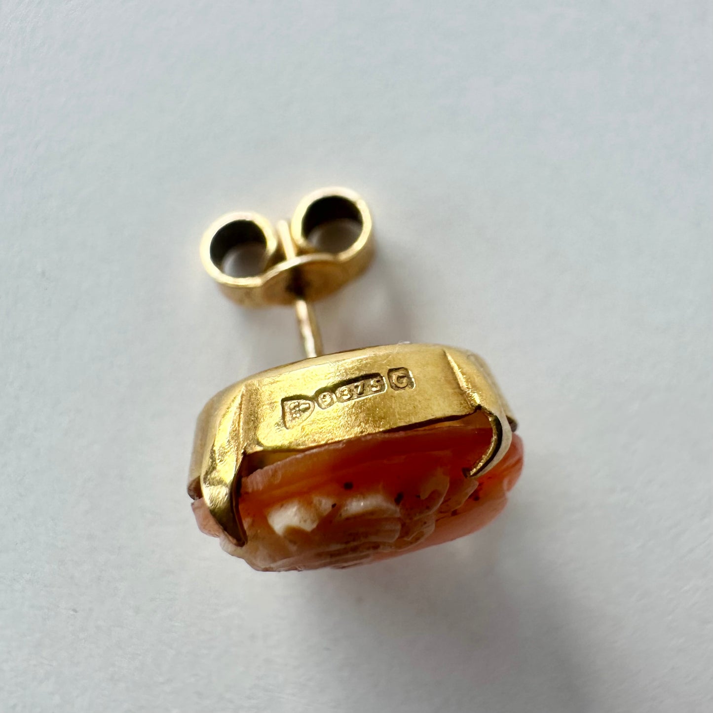 9ctゴールド シェルカメオ スタッドピアス チェスター 1953年