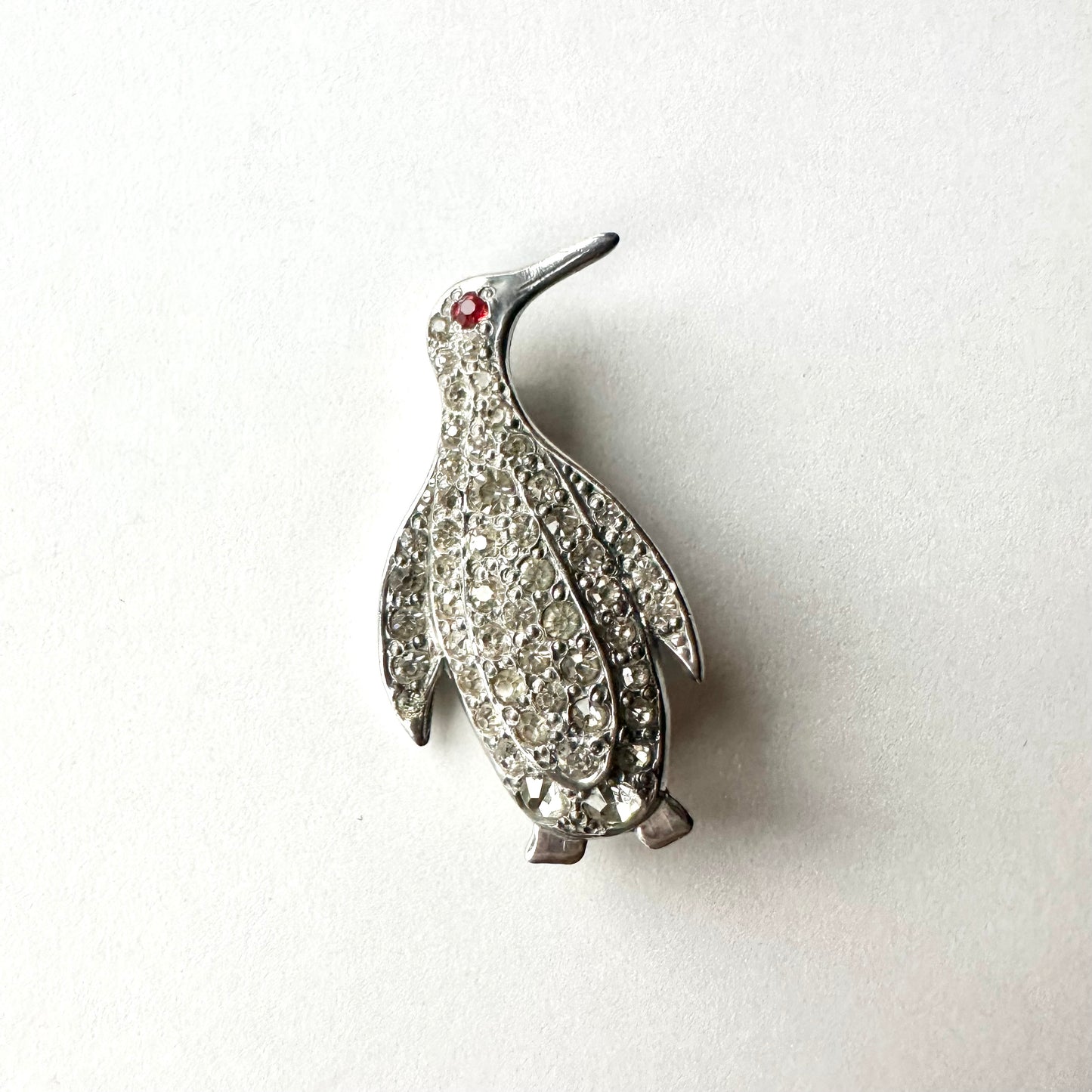 レッドアイ ペンギン ヴィンテージブローチ