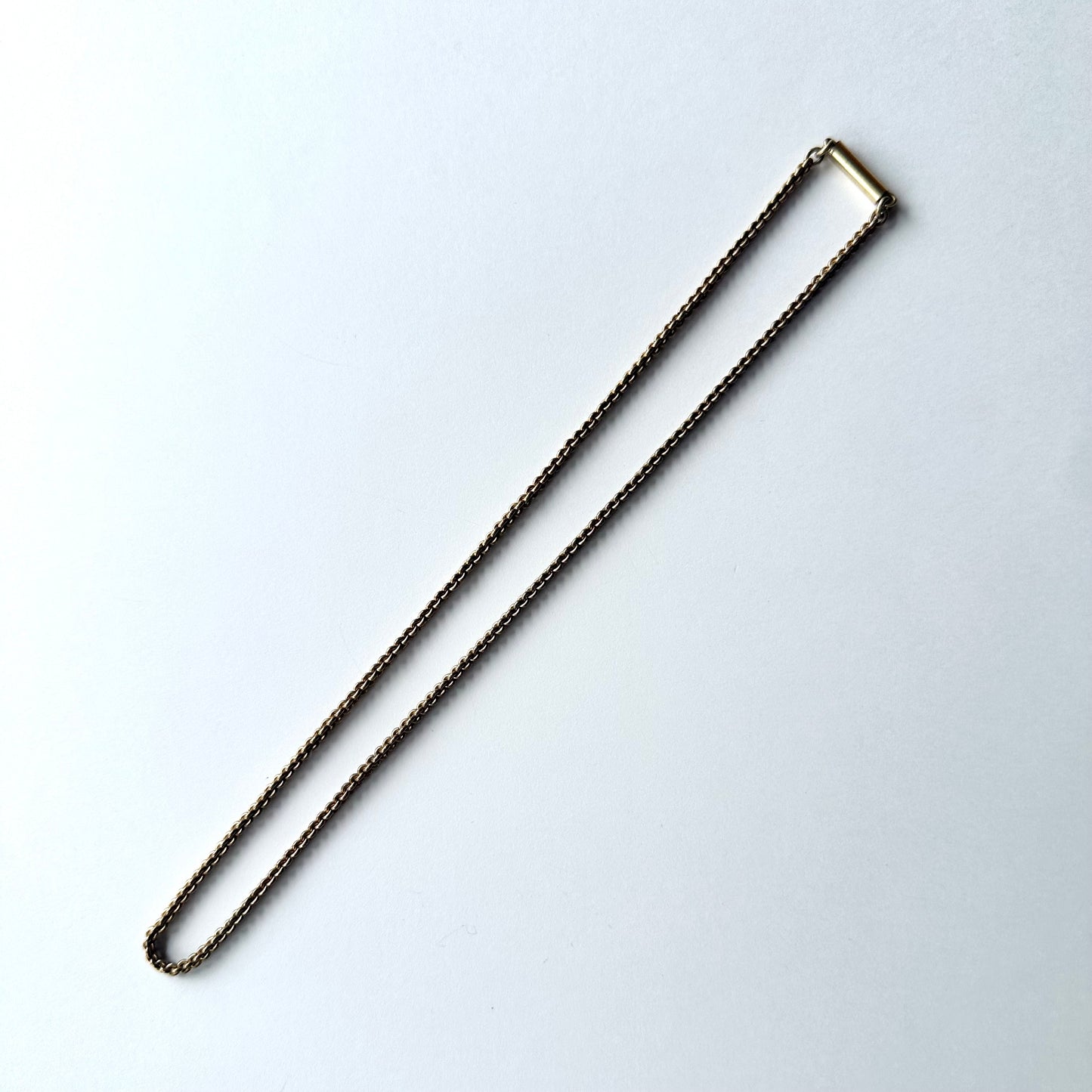 ゴールドトーンメタル バレルクラスプ アンティークネックレス