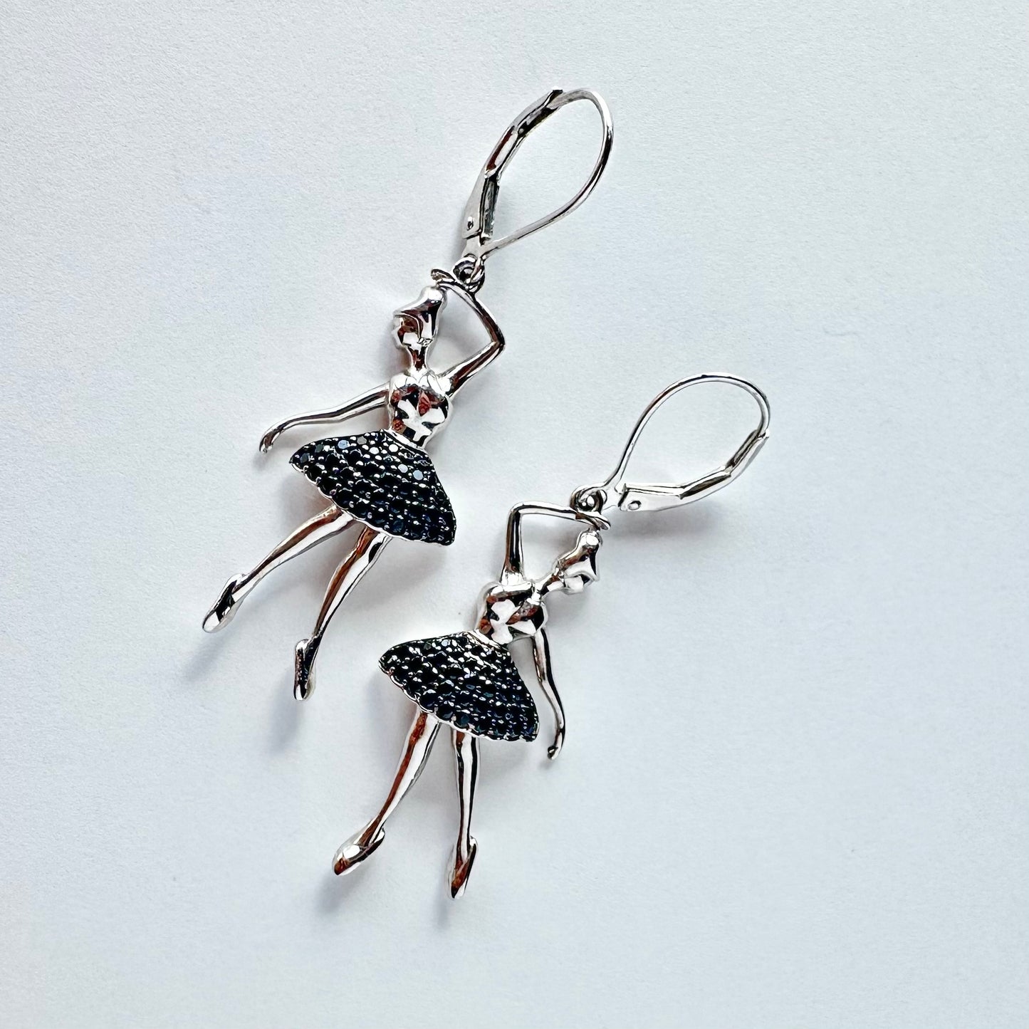 スターリングシルバー&ブラックグラス バレリーナ ピアス