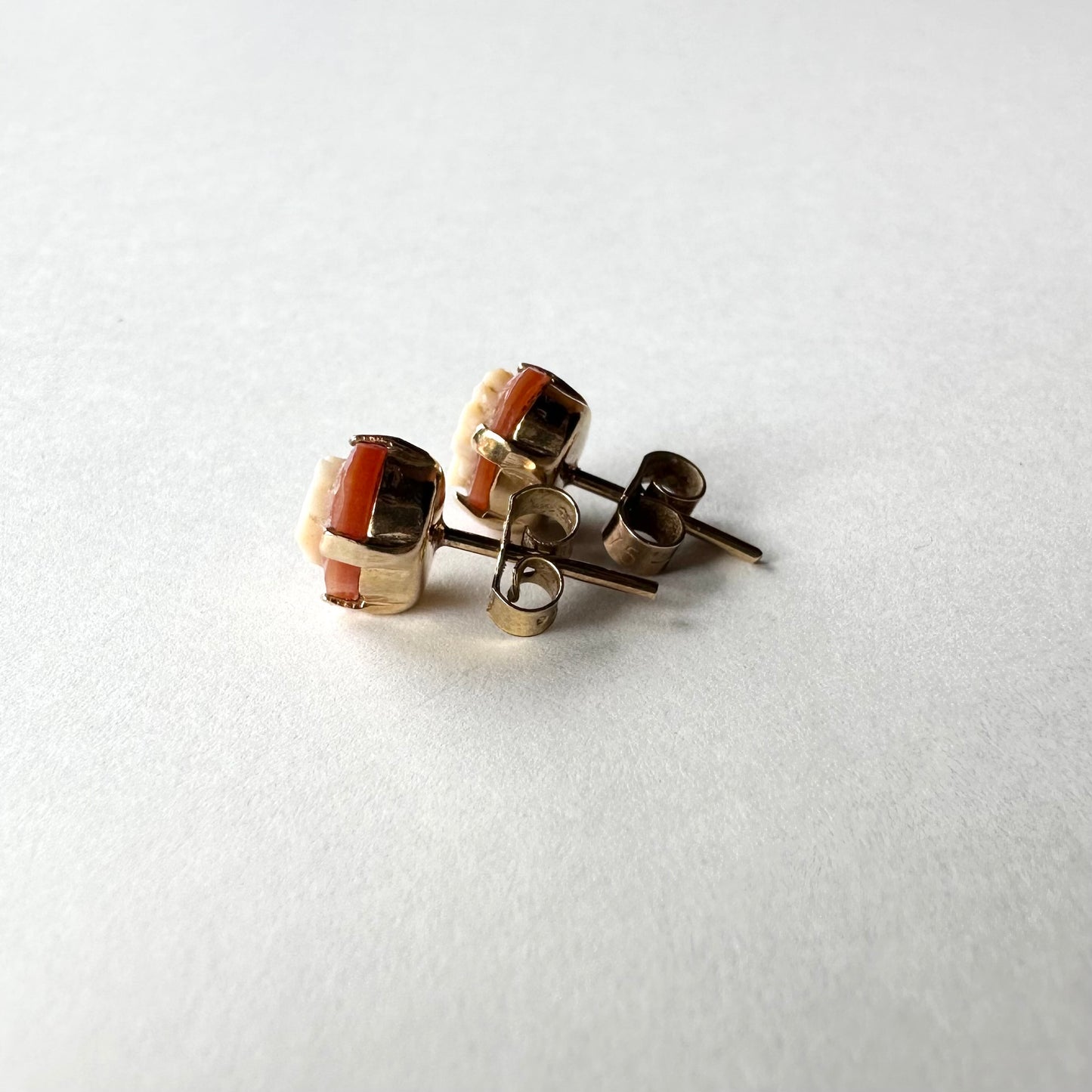 9ctゴールド シェルカメオ タイニーピアス