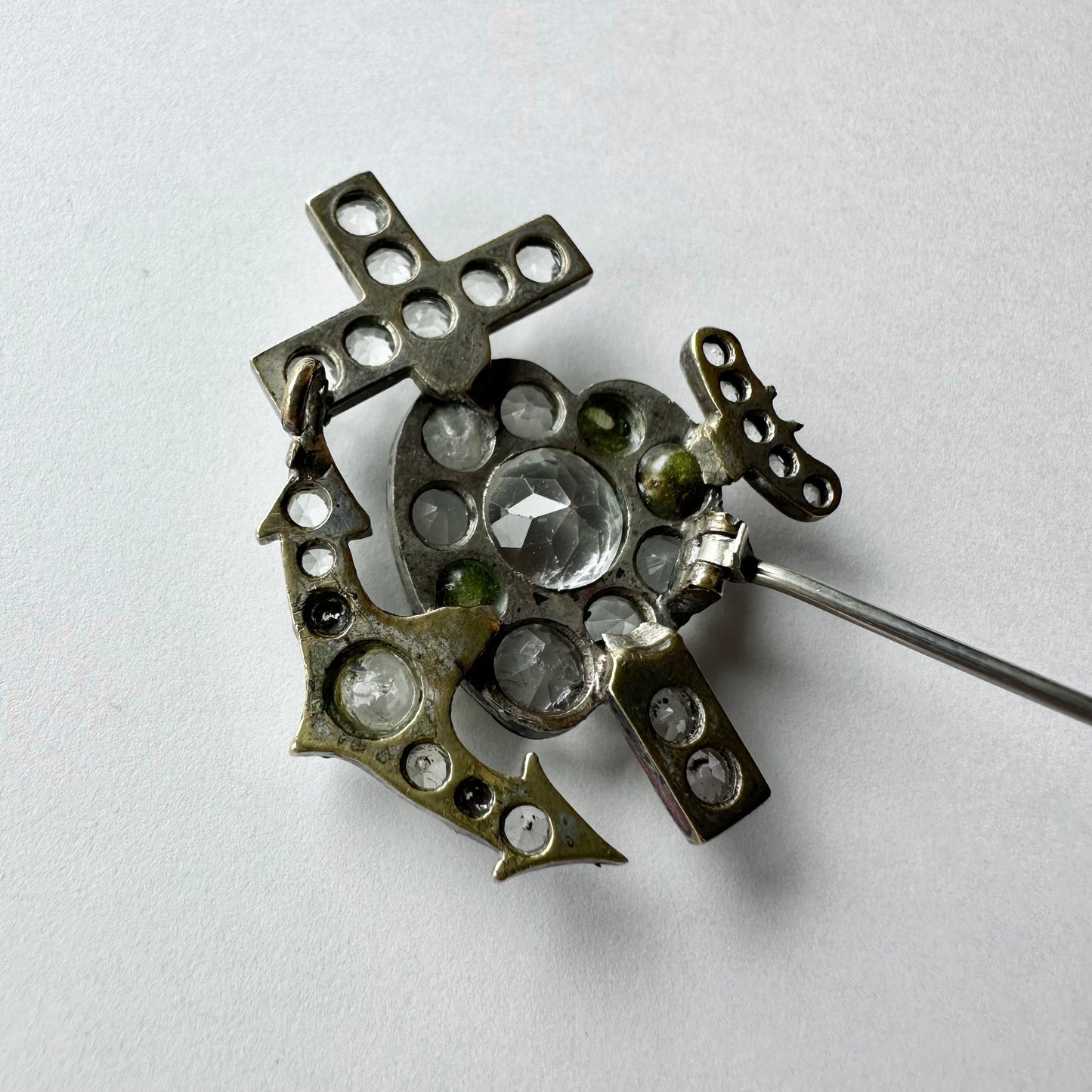 アンティークグラス ハート&クロス&アンカー ブローチ