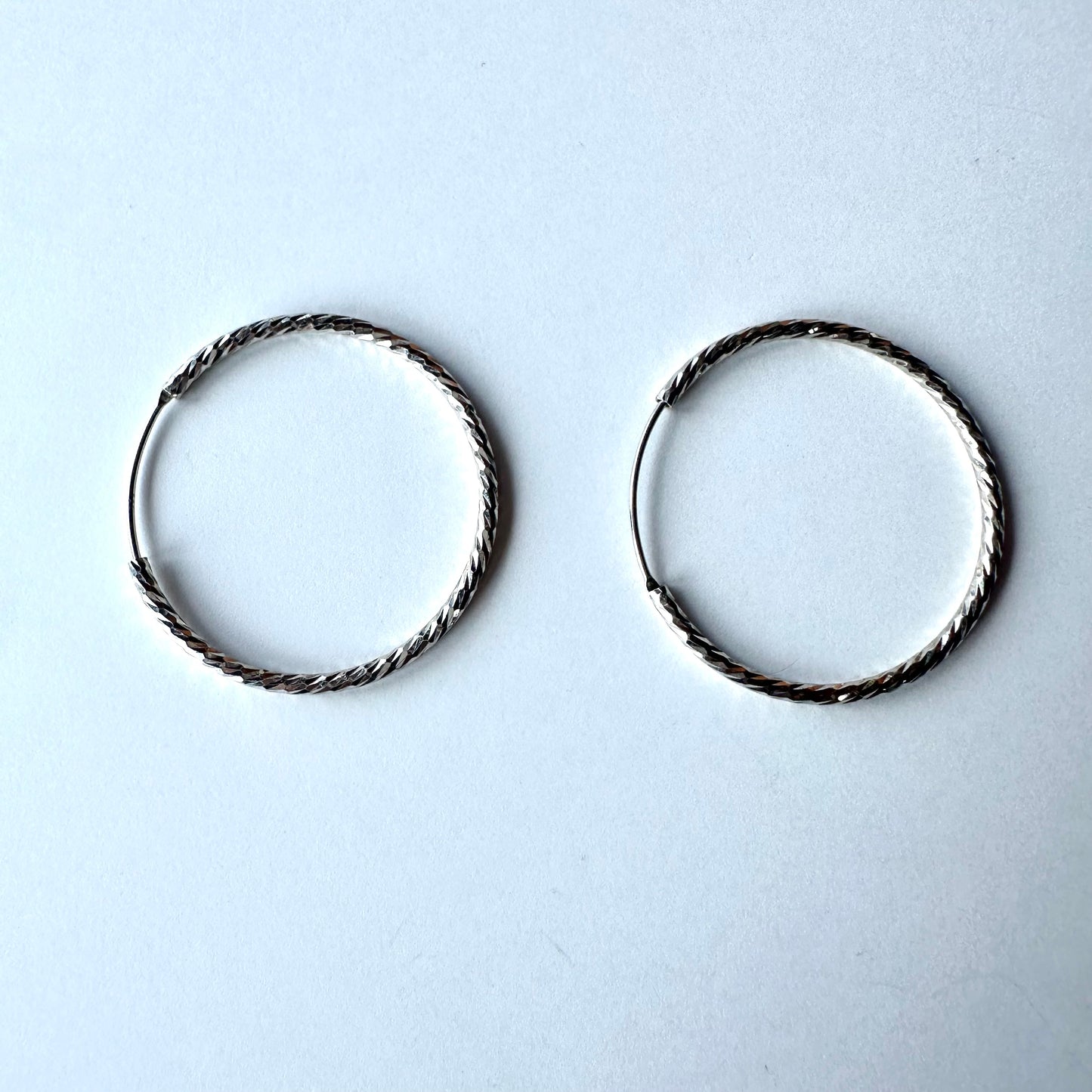 スターリングシルバー ファセットカット フープピアス