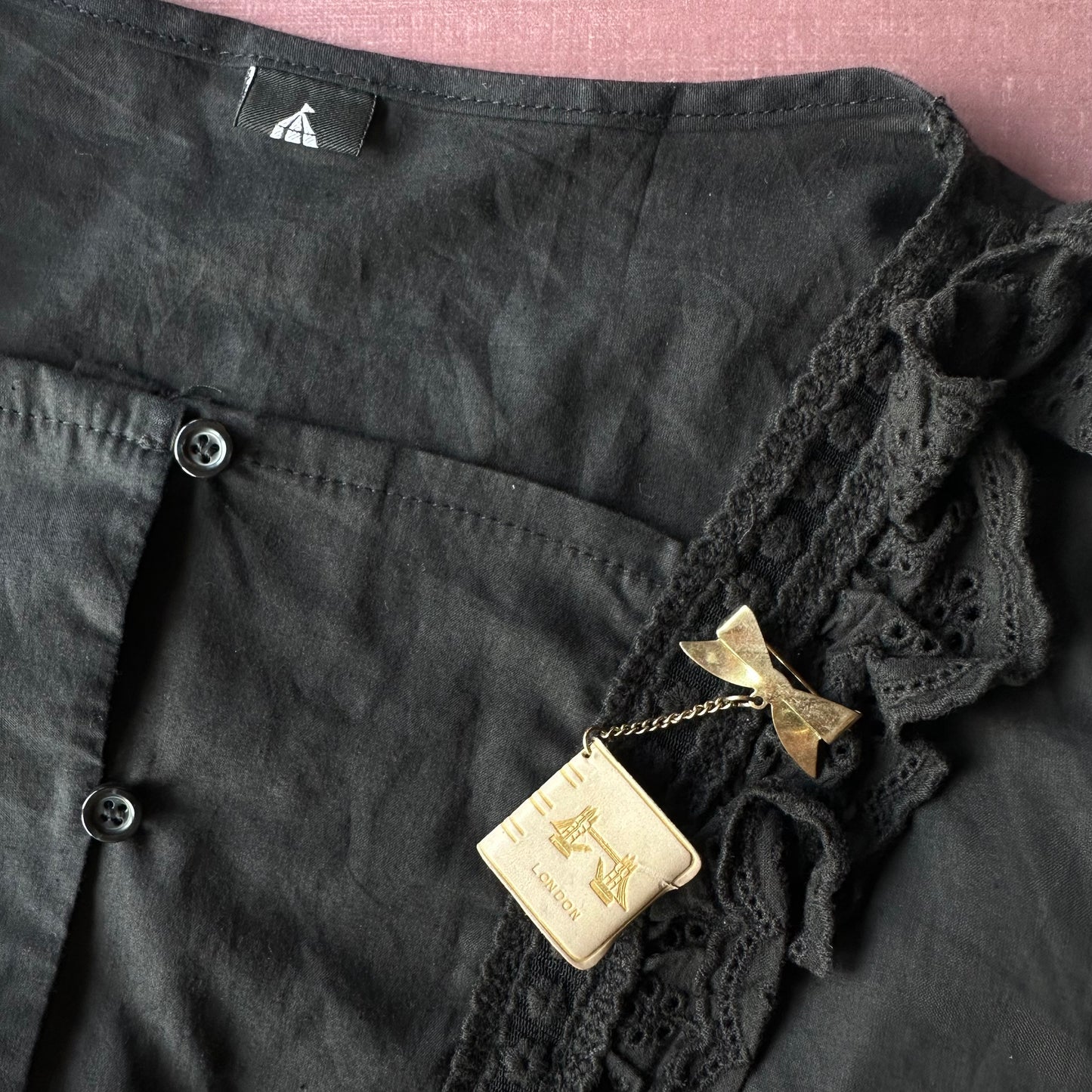 ロンドン スーヴェニア ブック型ブローチ