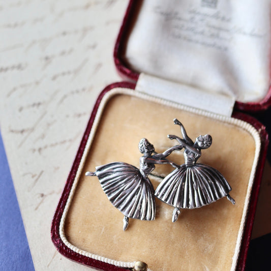 2人のバレリーナ ブローチ 1949年 バーミンガム