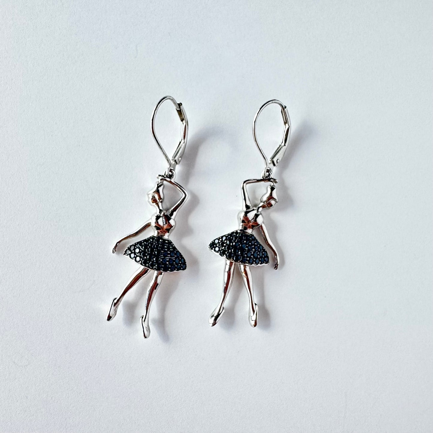 スターリングシルバー&ブラックグラス バレリーナ ピアス