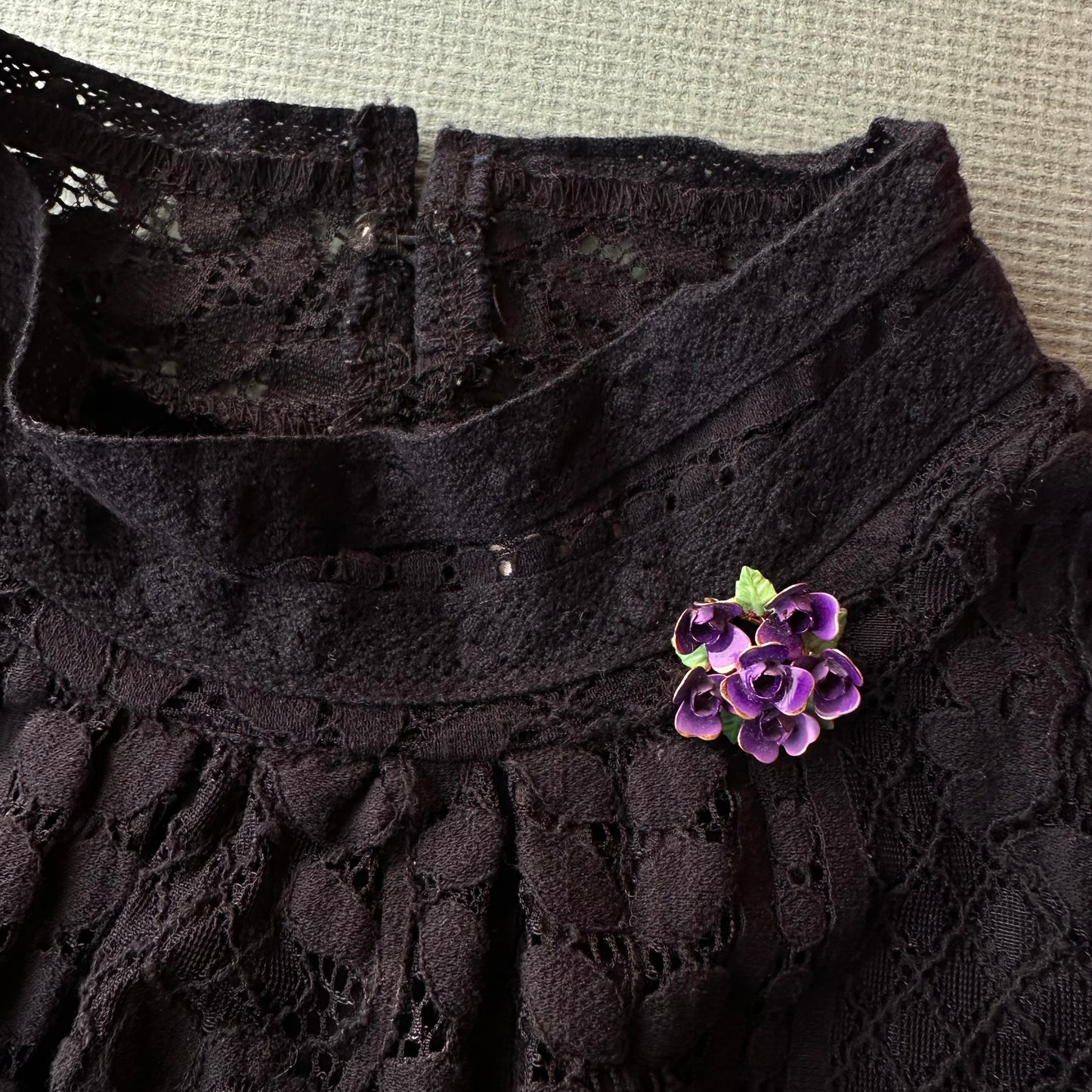 ヴィンテージ スミレ ブローチ