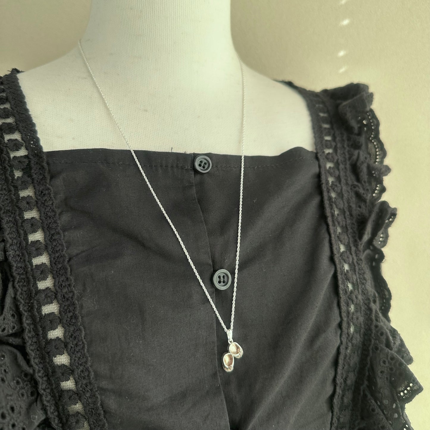 ヴィンテージシルバーチャーム ベビーシューズ