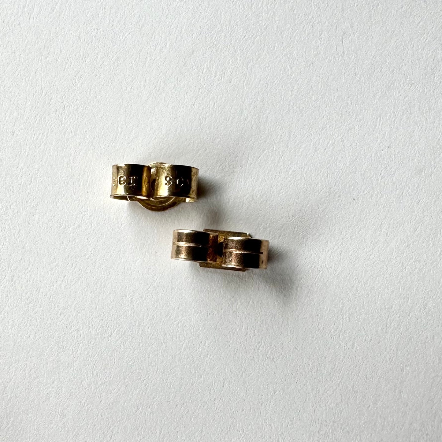 9ctゴールド シェルカメオ タイニーピアス