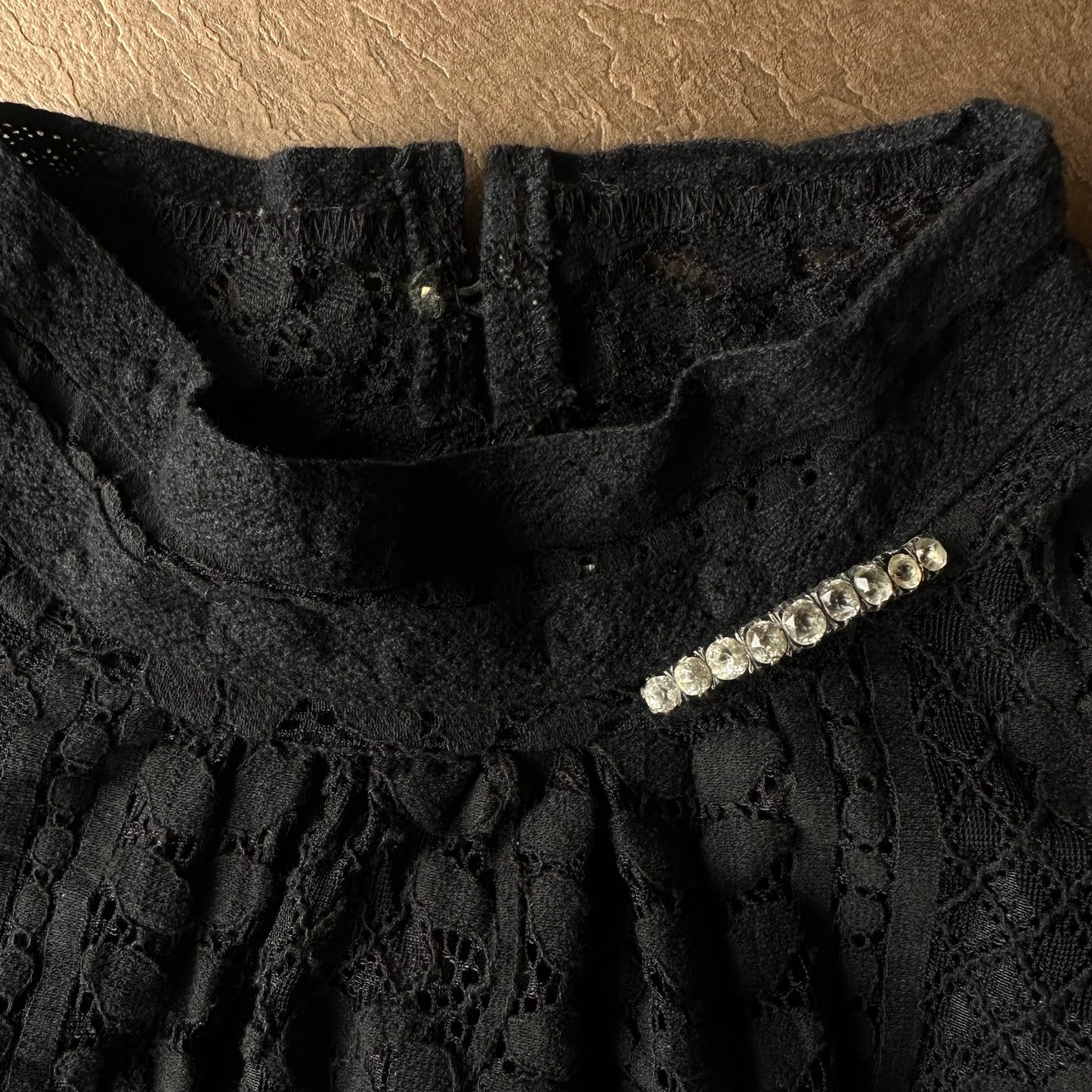 ブラックドットペースト バーブローチ