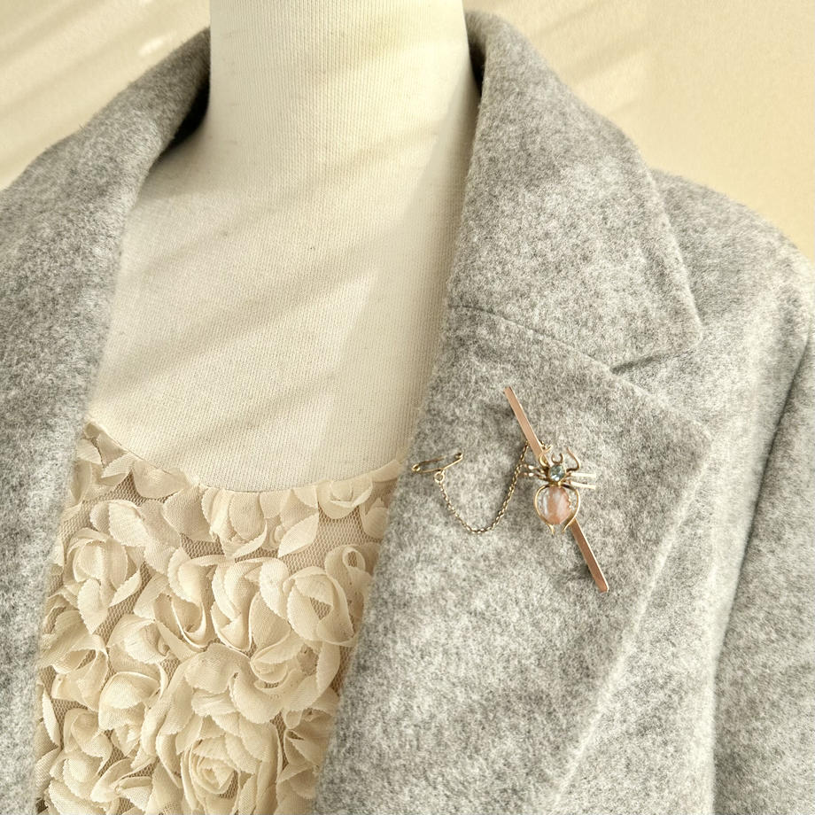 9Kゴールド&サフィレット スパイダーブローチ