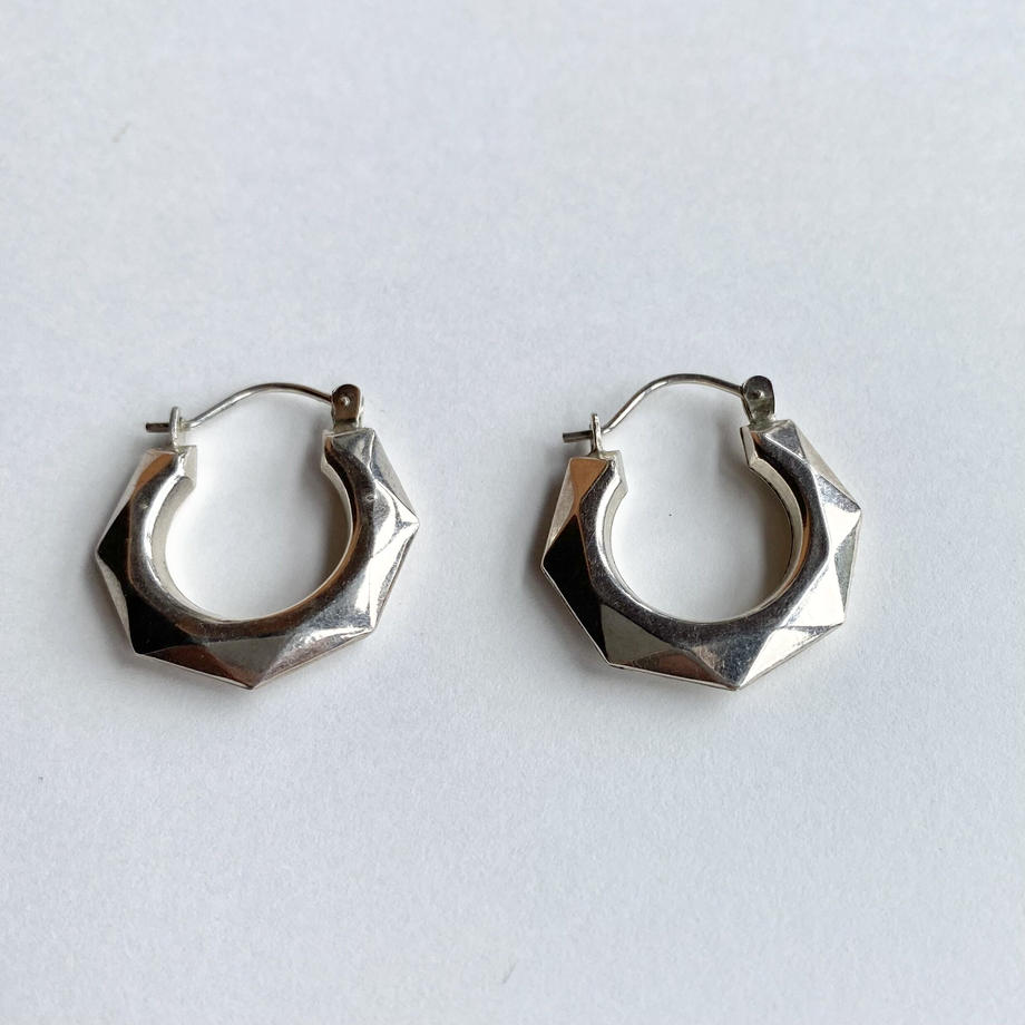 ファセットシルバー フープピアス