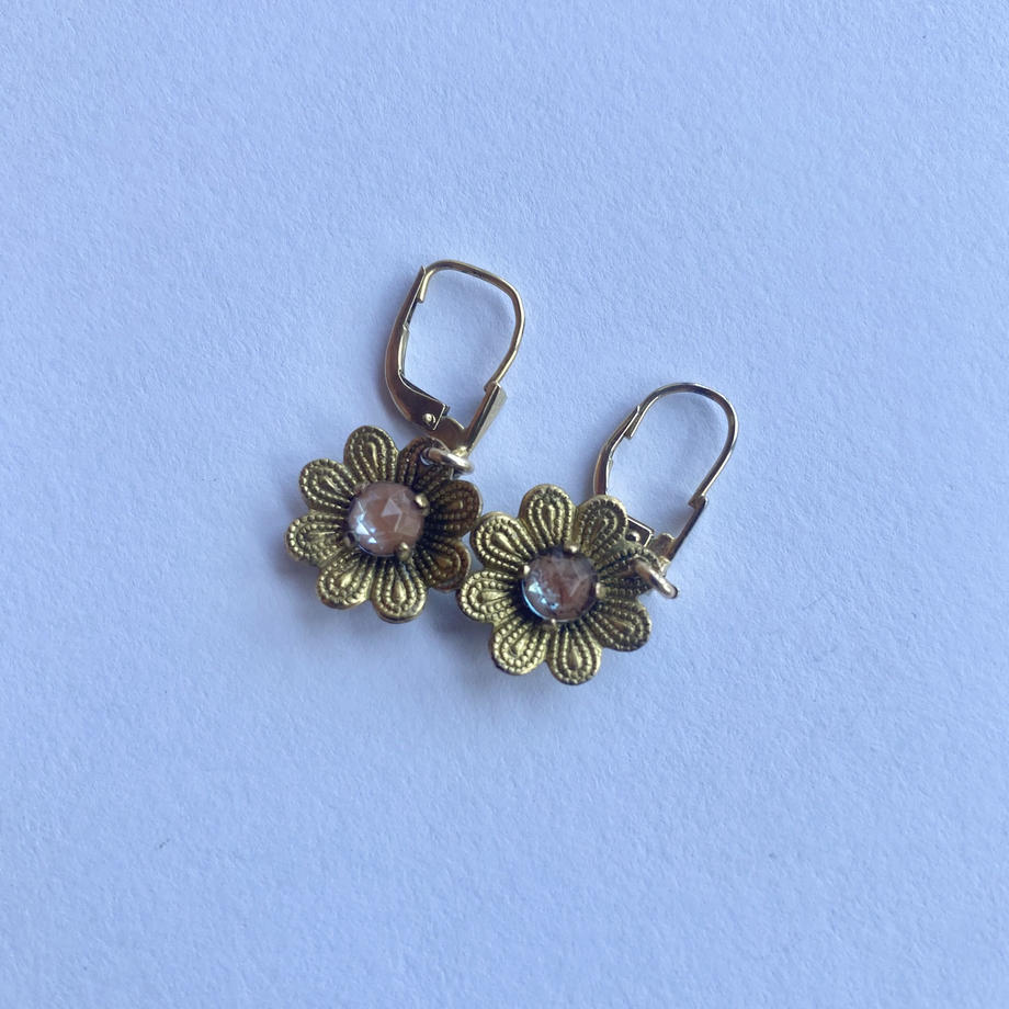 ヴィンテージ サフィリーン フラワーピアス