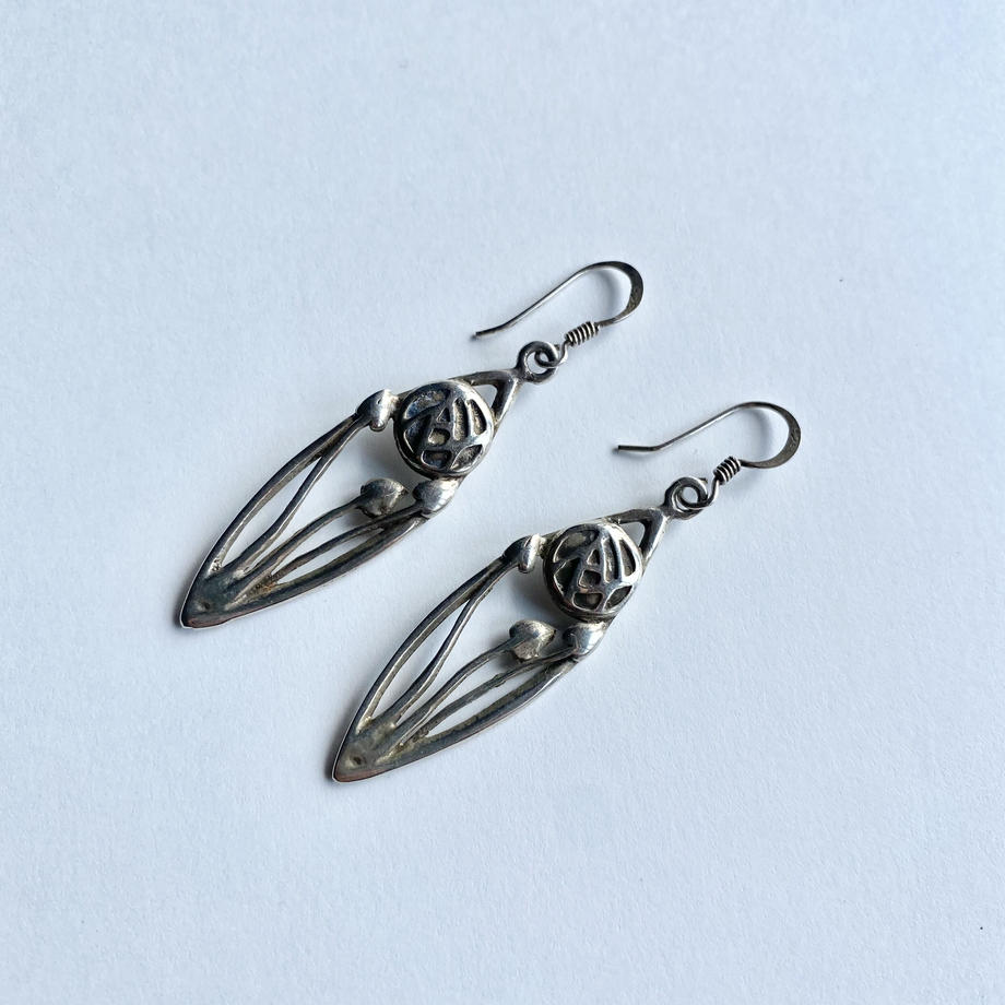 アールヌーヴォースタイル シルバーピアス