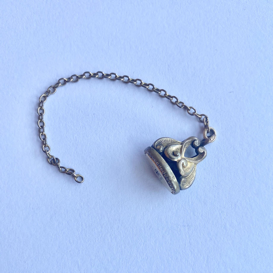 ゴールドフィルド イニシャル”m” フォブシール(チャーム)