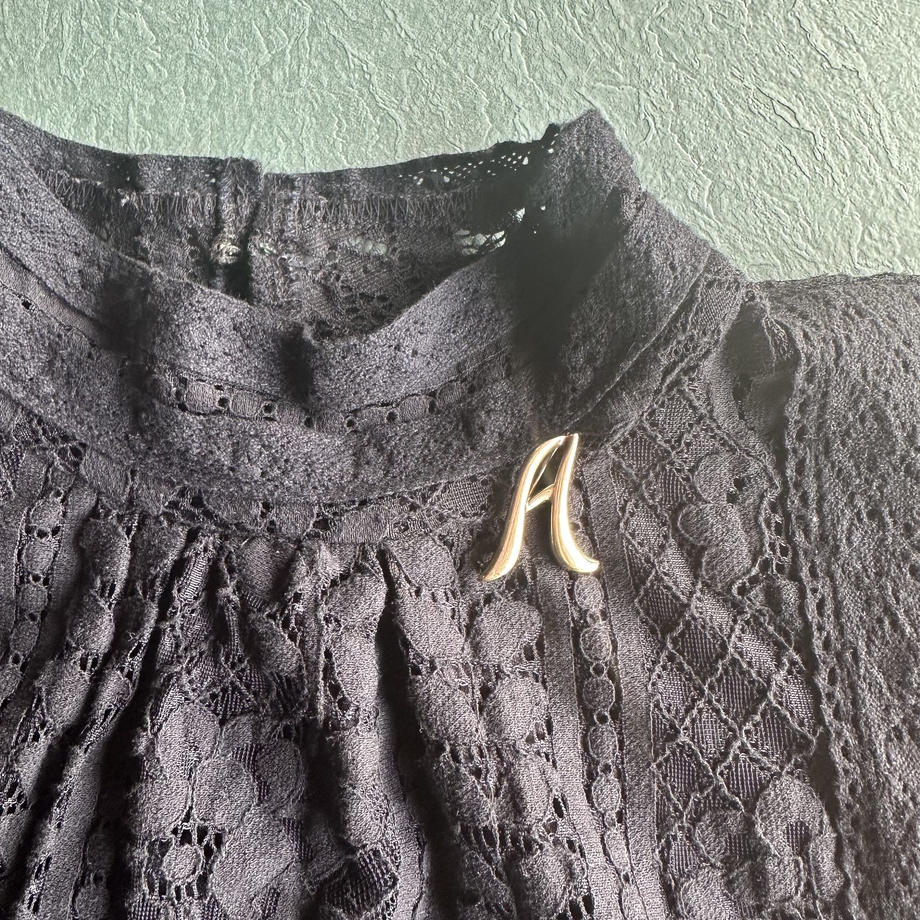 スターリングシルバー イニシャル”A” ブローチ