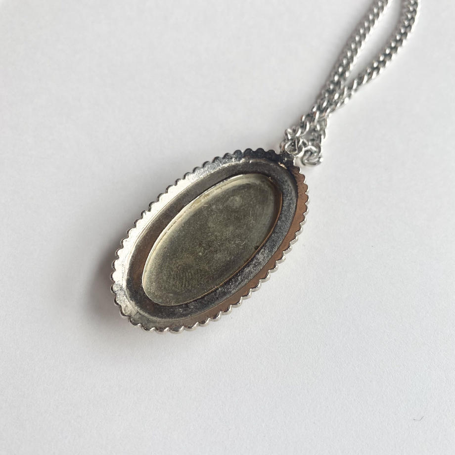 バタフライウィング オーバル ロングネックレス