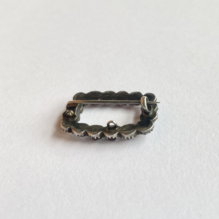 ジョージアン ローズカットガーネットカラーグラス レクタングル レースピン