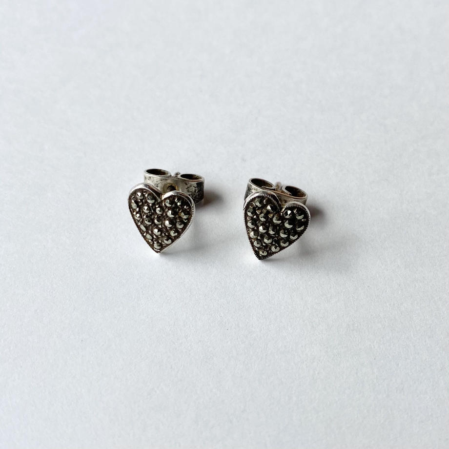 シルバー&マーカサイト ハート ピアス
