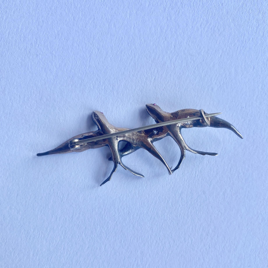 2羽のつばめ ブローチ