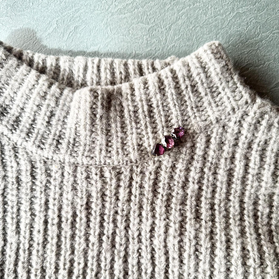 アメジストカラーグラス ブローチ