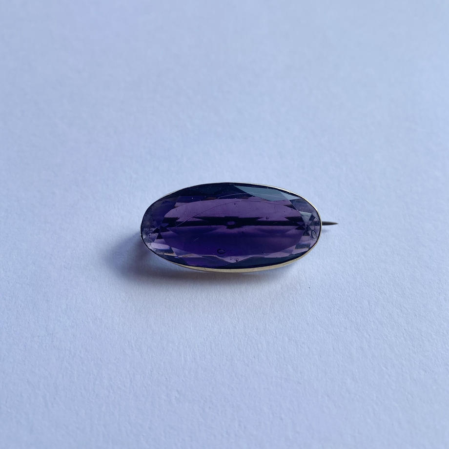 アメジストカラー クリアグラス ブローチ