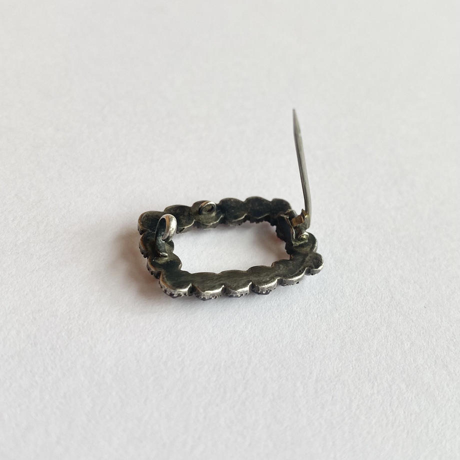 ジョージアン ローズカットガーネットカラーグラス レクタングル レースピン