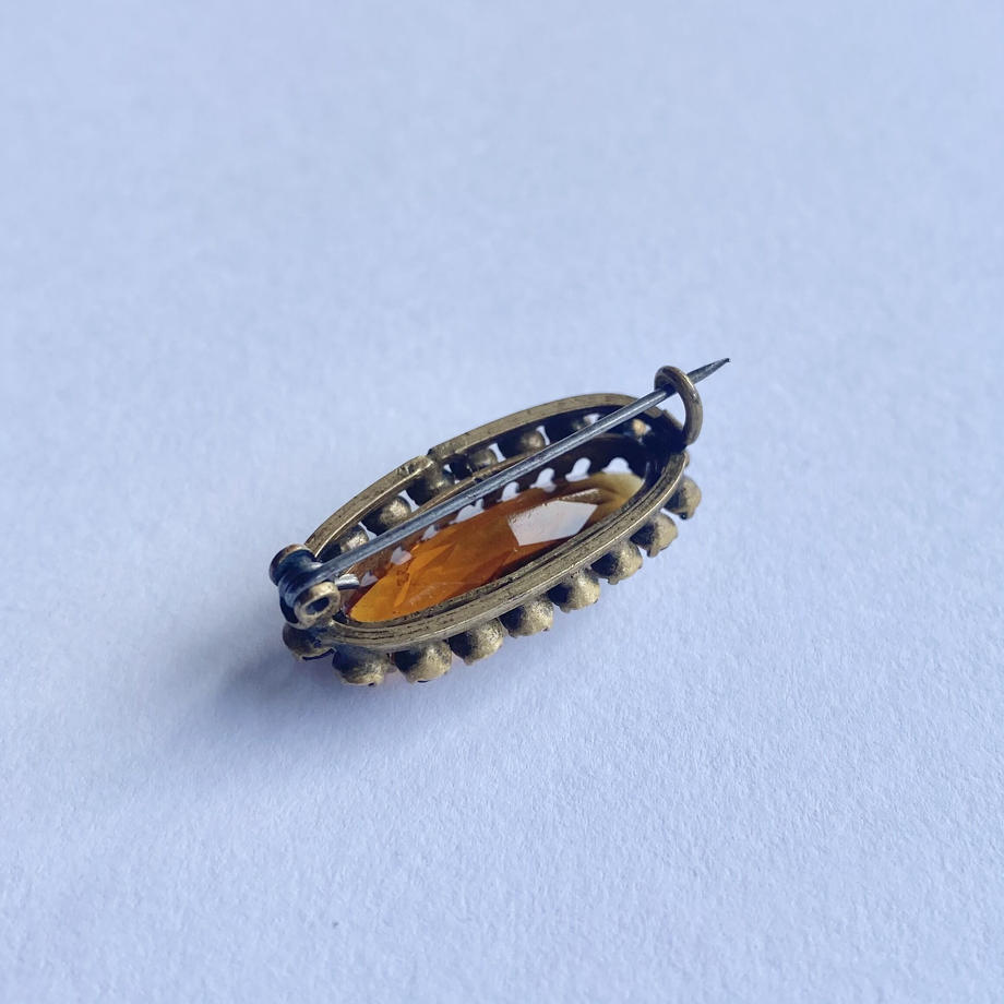 アンバーカラー オーバルグラス ブローチ