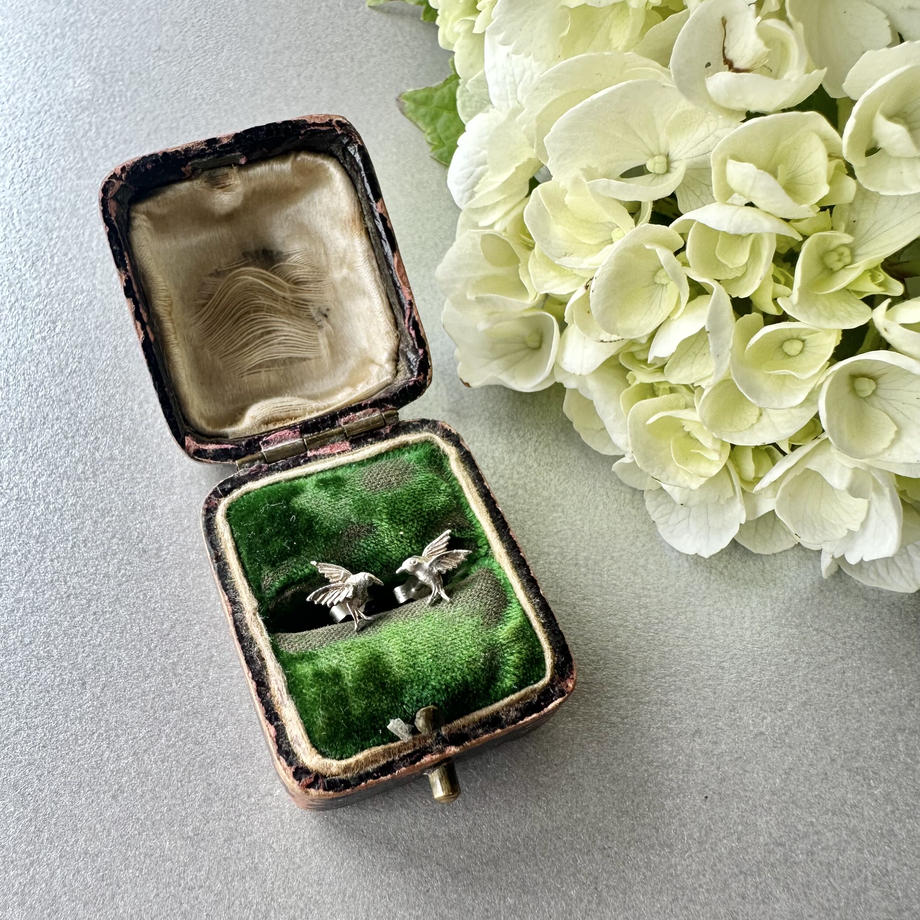 ハミングバード シルバー ミニピアスアンティークアクセサリーの通販