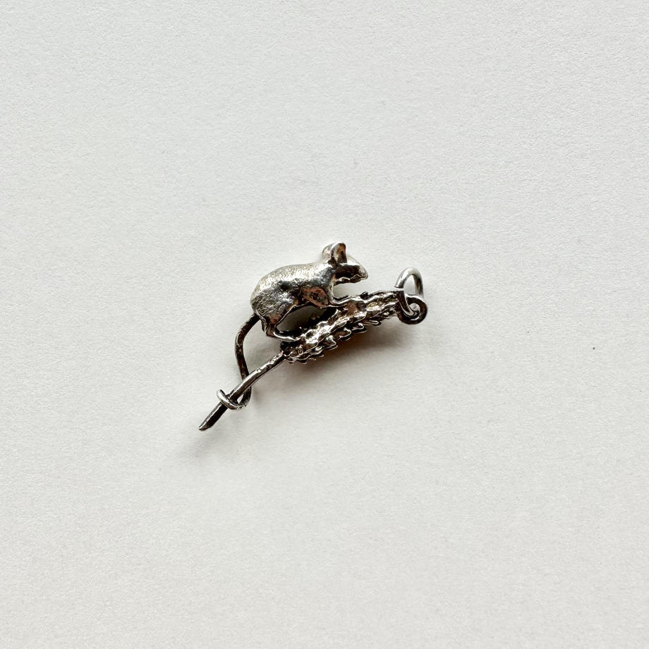 ヴィンテージシルバーチャーム 小麦とねずみ