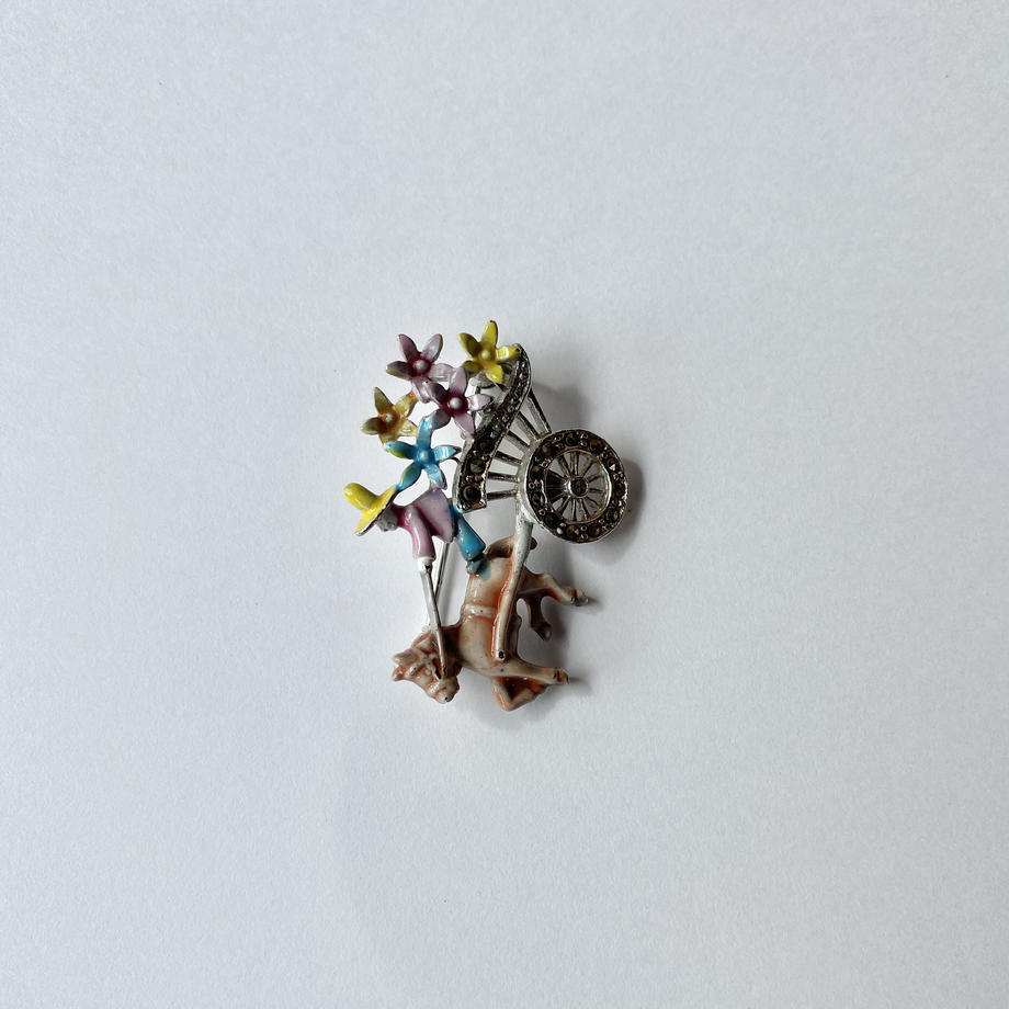 花籠の馬車 ブローチ