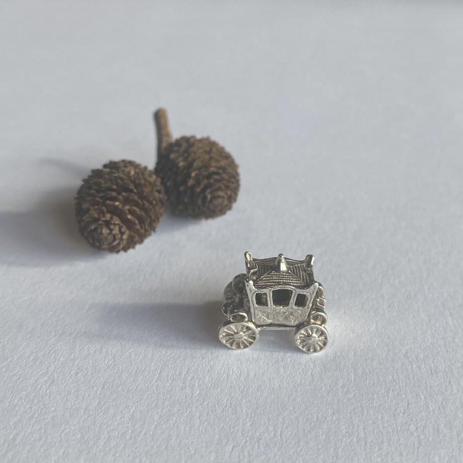 ヴィンテージ シルバーチャーム 馬車(オープンタイプ)