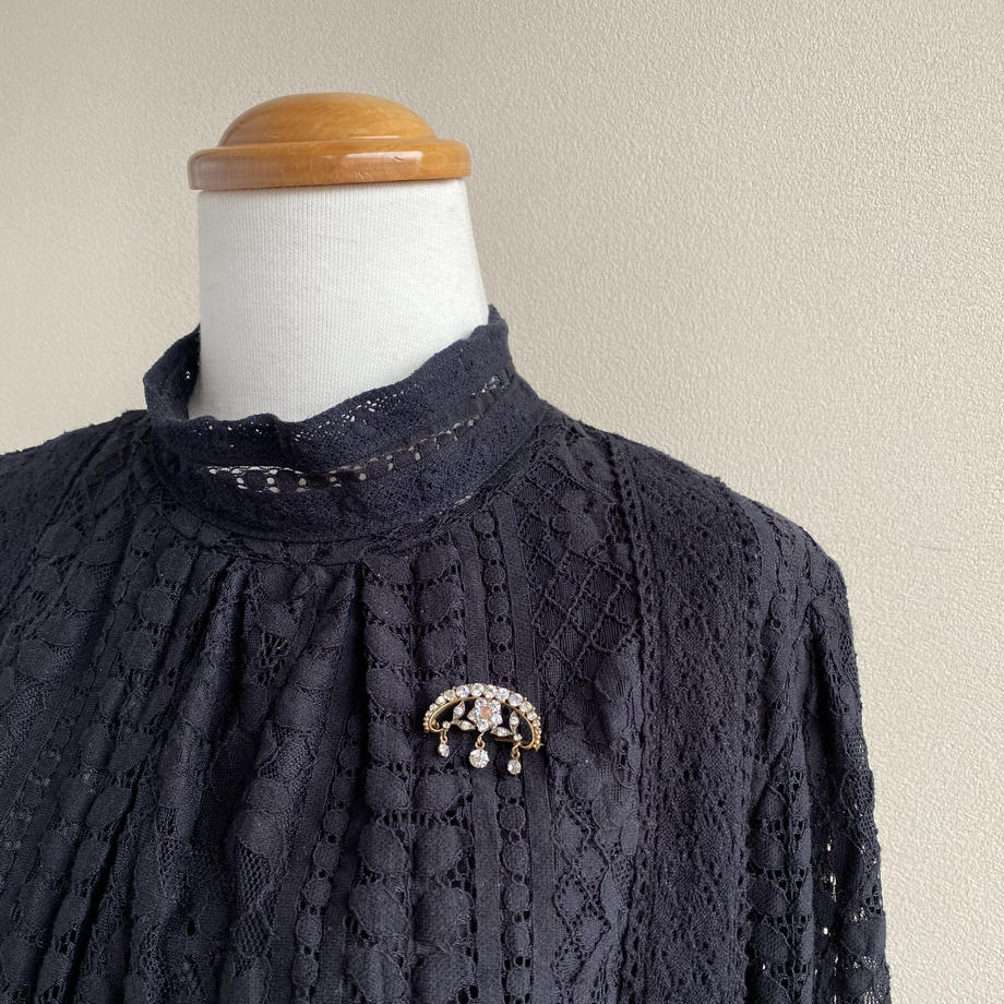 サフィレット&クリアグラス フリンジブローチ