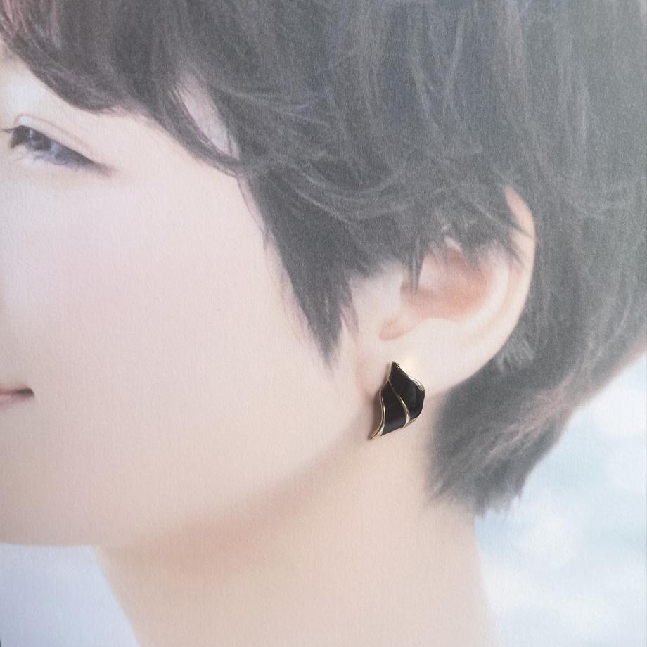 ヴィンテージ ブラックエナメル ピアス