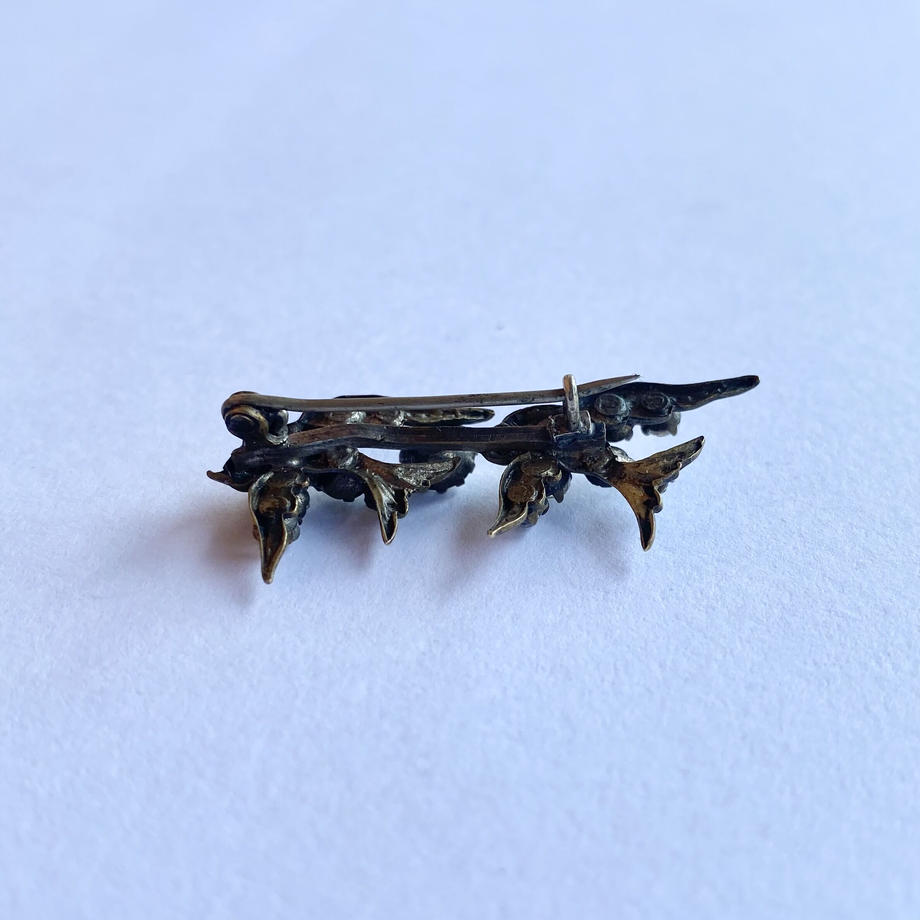 2羽のつばめ クリアグラス ブローチ