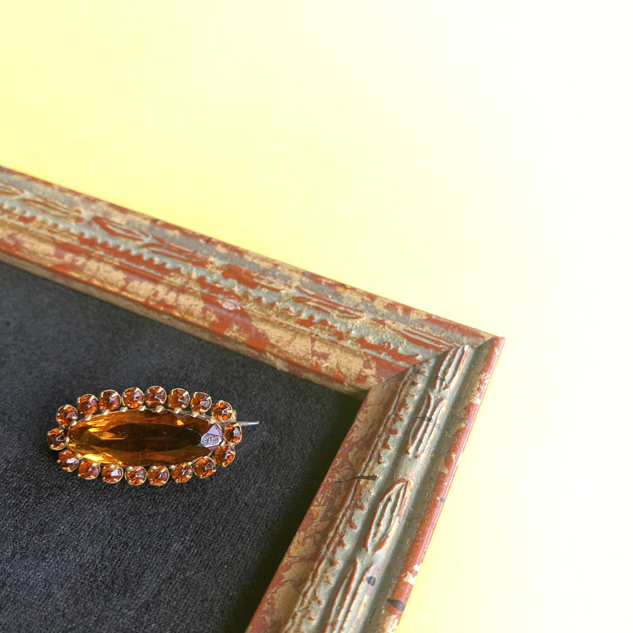 アンバーカラー オーバルグラス ブローチ