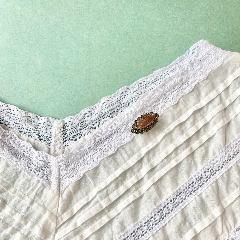 サフィレット マーキス ブローチ