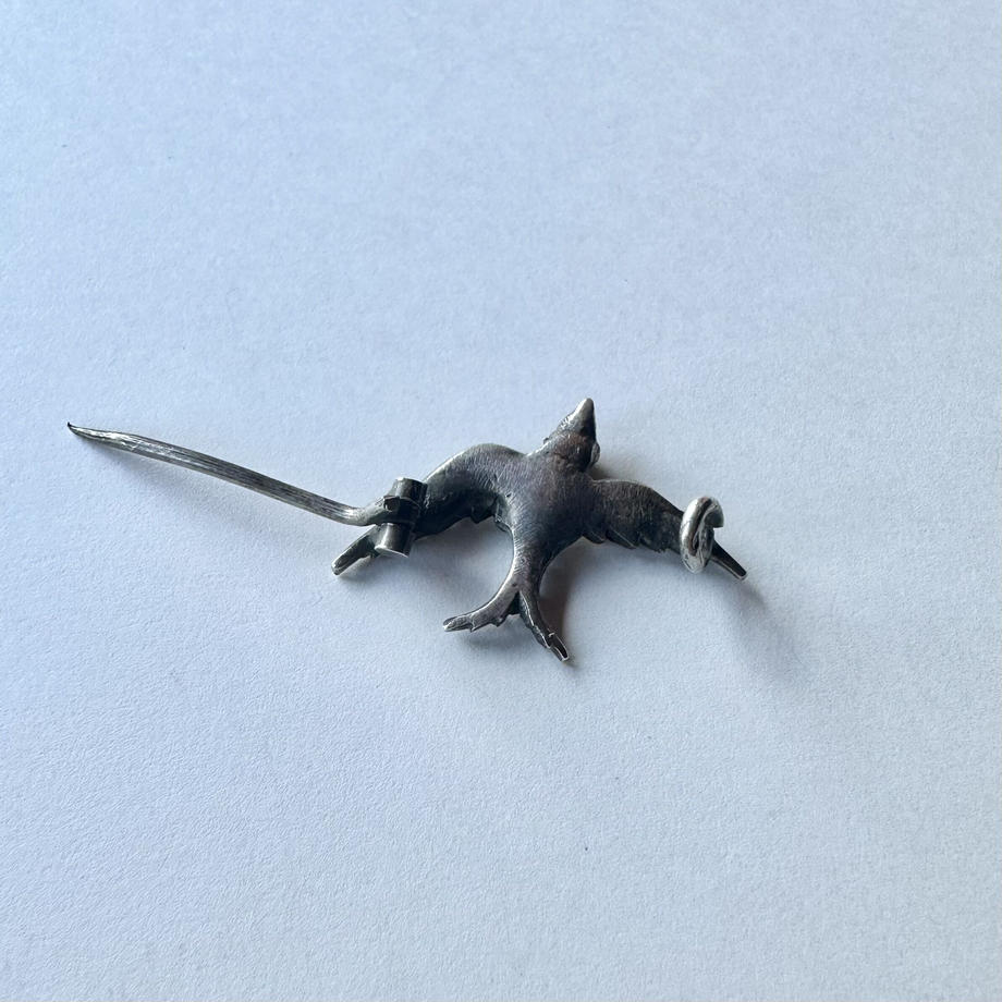 レッドアイ つばめ ミニブローチ