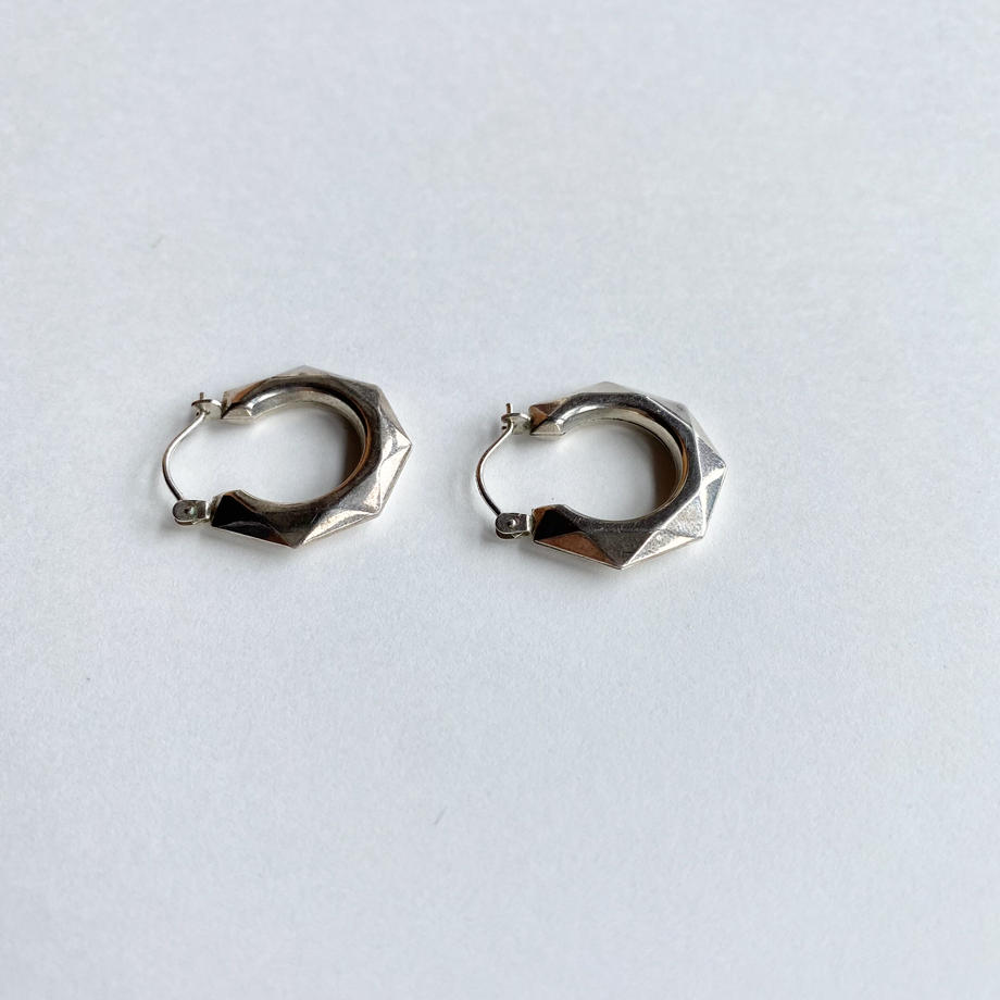 ファセットシルバー フープピアス